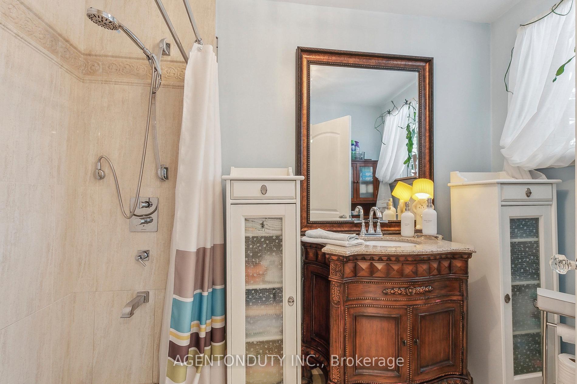 Photo 17 of 109 Lisgar Street, Toronto, Little Portugal — HOMEH