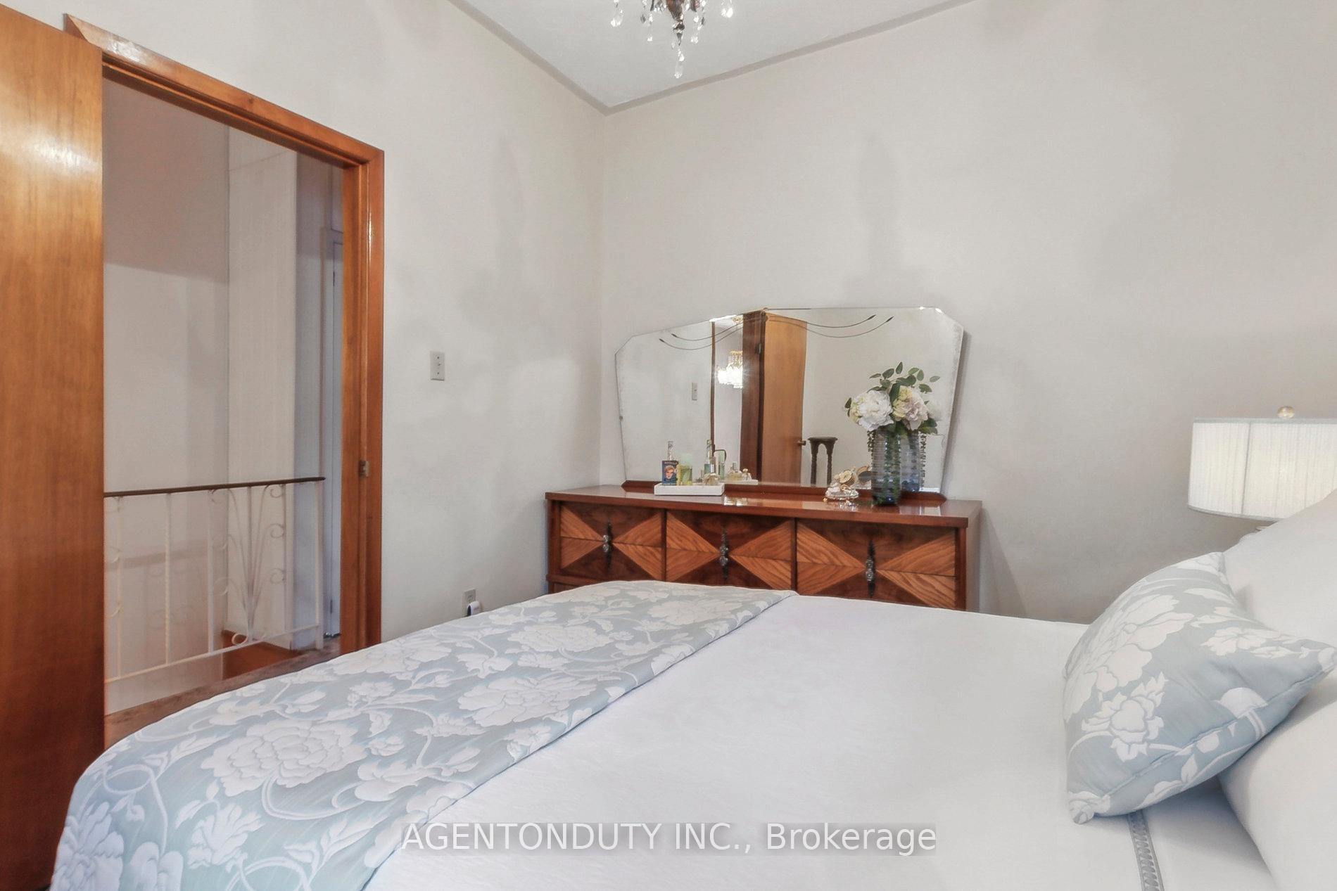 Photo 22 of 109 Lisgar Street, Toronto, Little Portugal — HOMEH