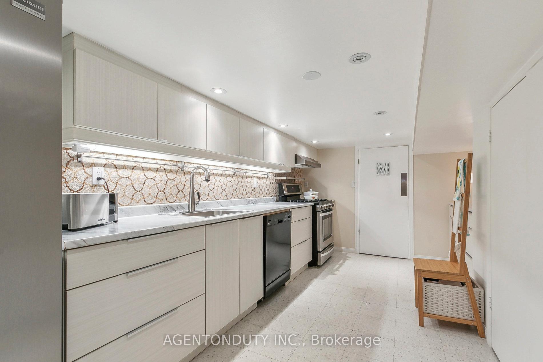Photo 31 of 109 Lisgar Street, Toronto, Little Portugal — HOMEH