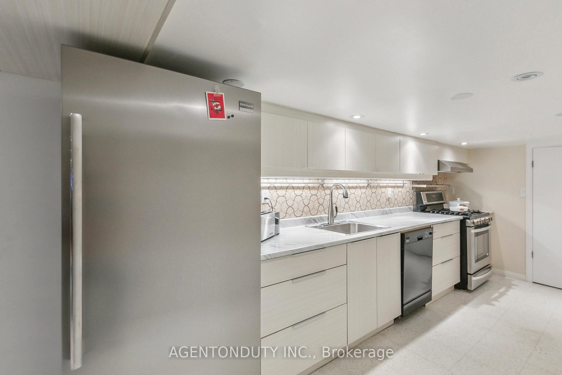 Photo 32 of 109 Lisgar Street, Toronto, Little Portugal — HOMEH