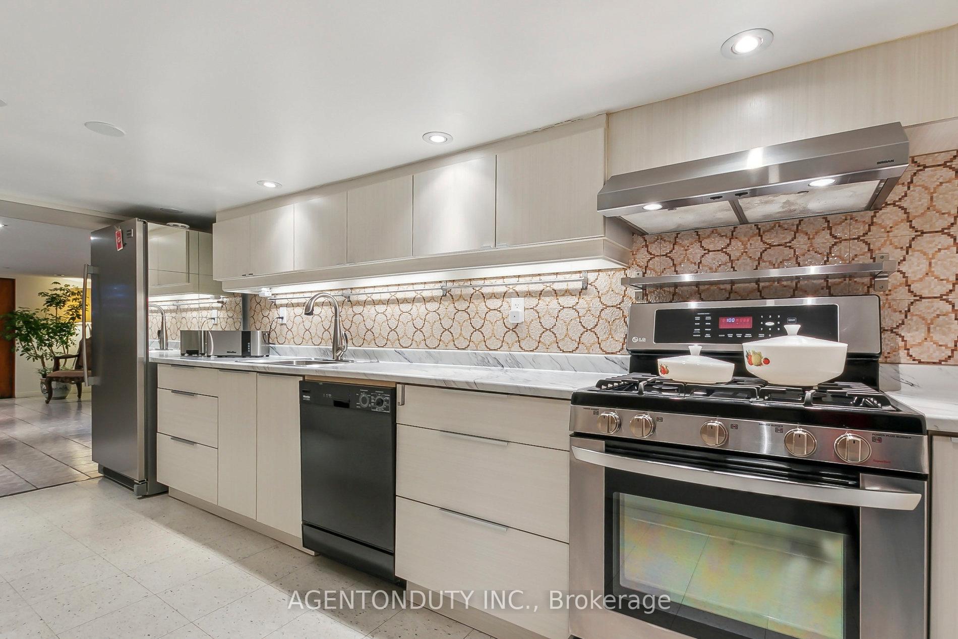 Photo 34 of 109 Lisgar Street, Toronto, Little Portugal — HOMEH