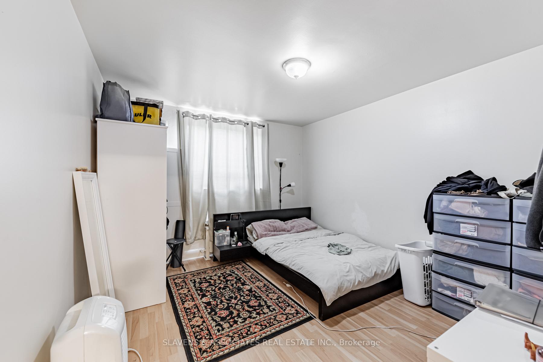 Photo 13 of 20 Wasdale Crescent, Toronto, Englemount-Lawrence — HOMEH