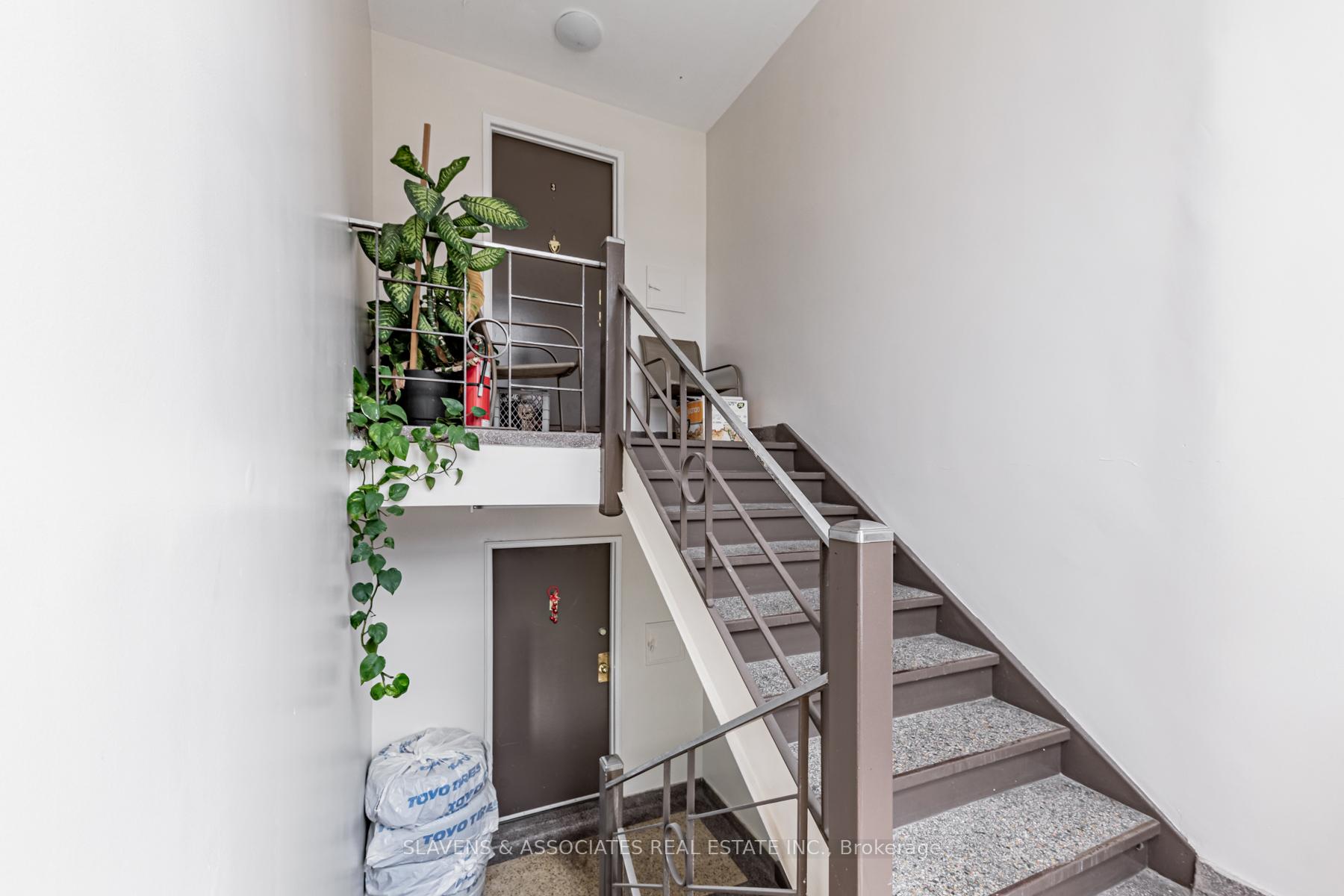 Photo 25 of 20 Wasdale Crescent, Toronto, Englemount-Lawrence — HOMEH