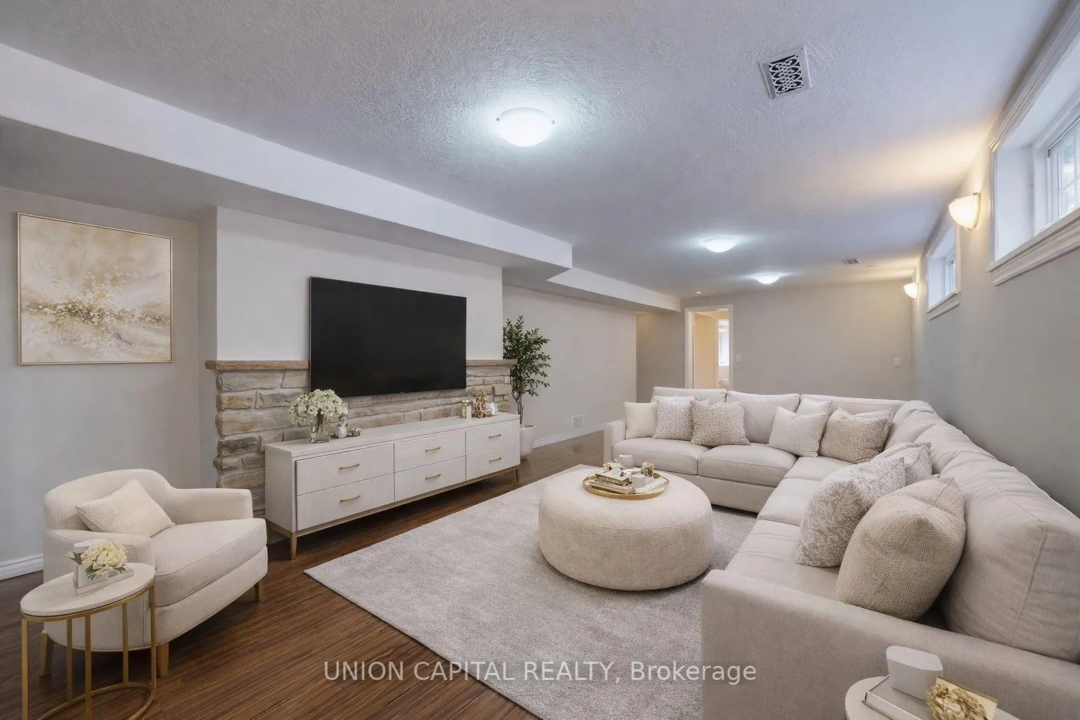 Photo 12 of 16 Cavalier Crescent, Vaughan, Uplands — HOMEH