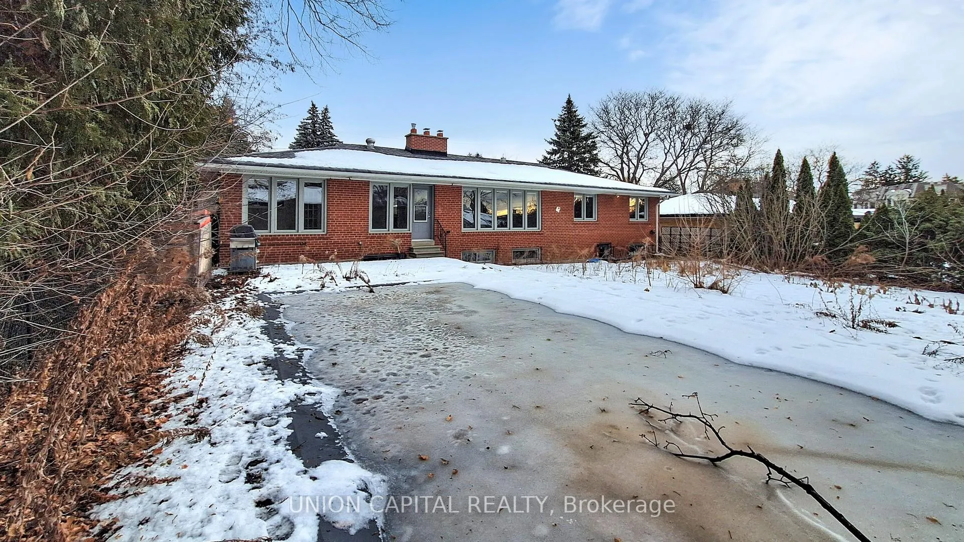 Photo 15 of 16 Cavalier Crescent, Vaughan, Uplands — HOMEH