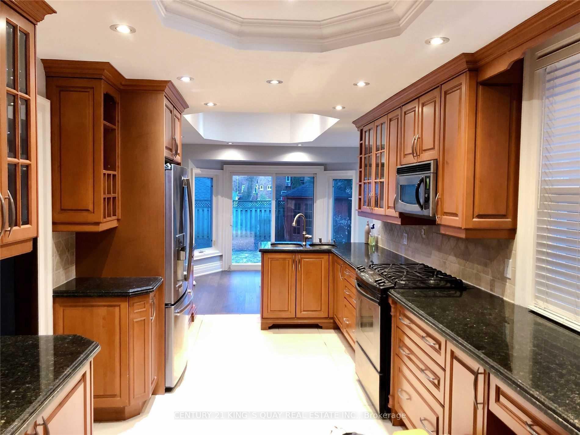 Photo 3 of 33 Brooke Avenue, Toronto, Bedford Park-Nortown — HOMEH