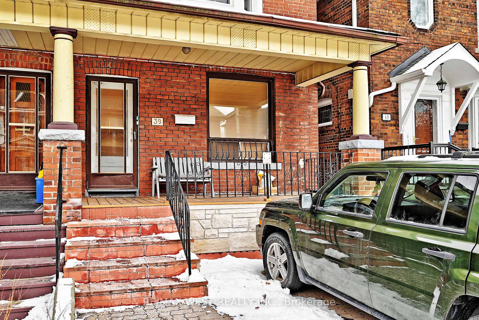 Photo 5 of 39 Lindsey Avenue, Toronto, Dufferin Grove — HOMEH