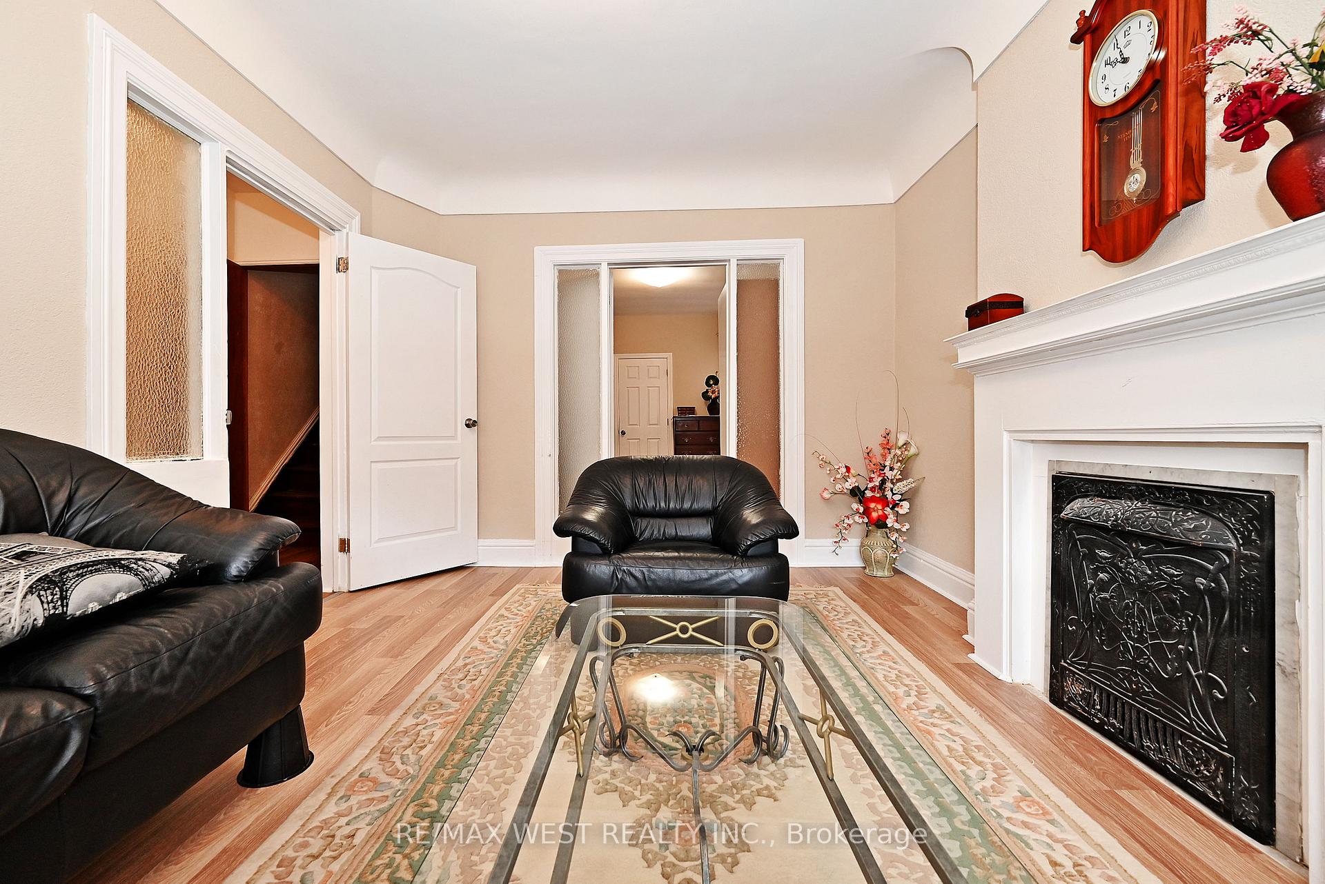 Photo 6 of 39 Lindsey Avenue, Toronto, Dufferin Grove — HOMEH