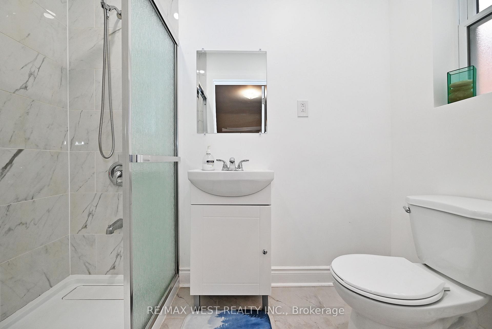 Photo 15 of 39 Lindsey Avenue, Toronto, Dufferin Grove — HOMEH