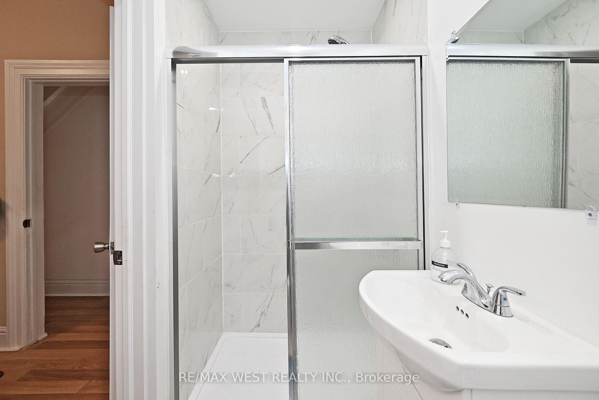 Photo 16 of 39 Lindsey Avenue, Toronto, Dufferin Grove — HOMEH
