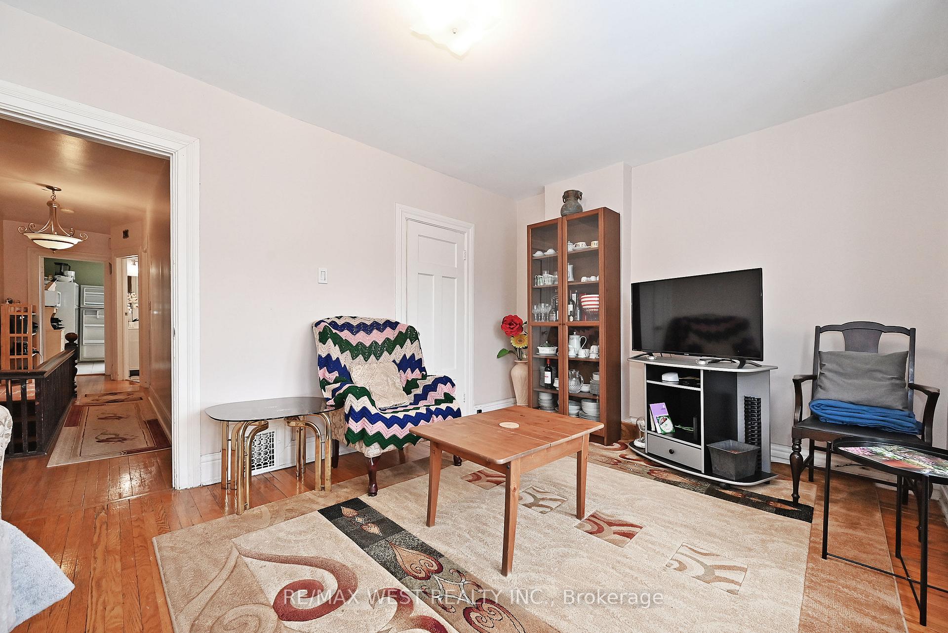 Photo 20 of 39 Lindsey Avenue, Toronto, Dufferin Grove — HOMEH