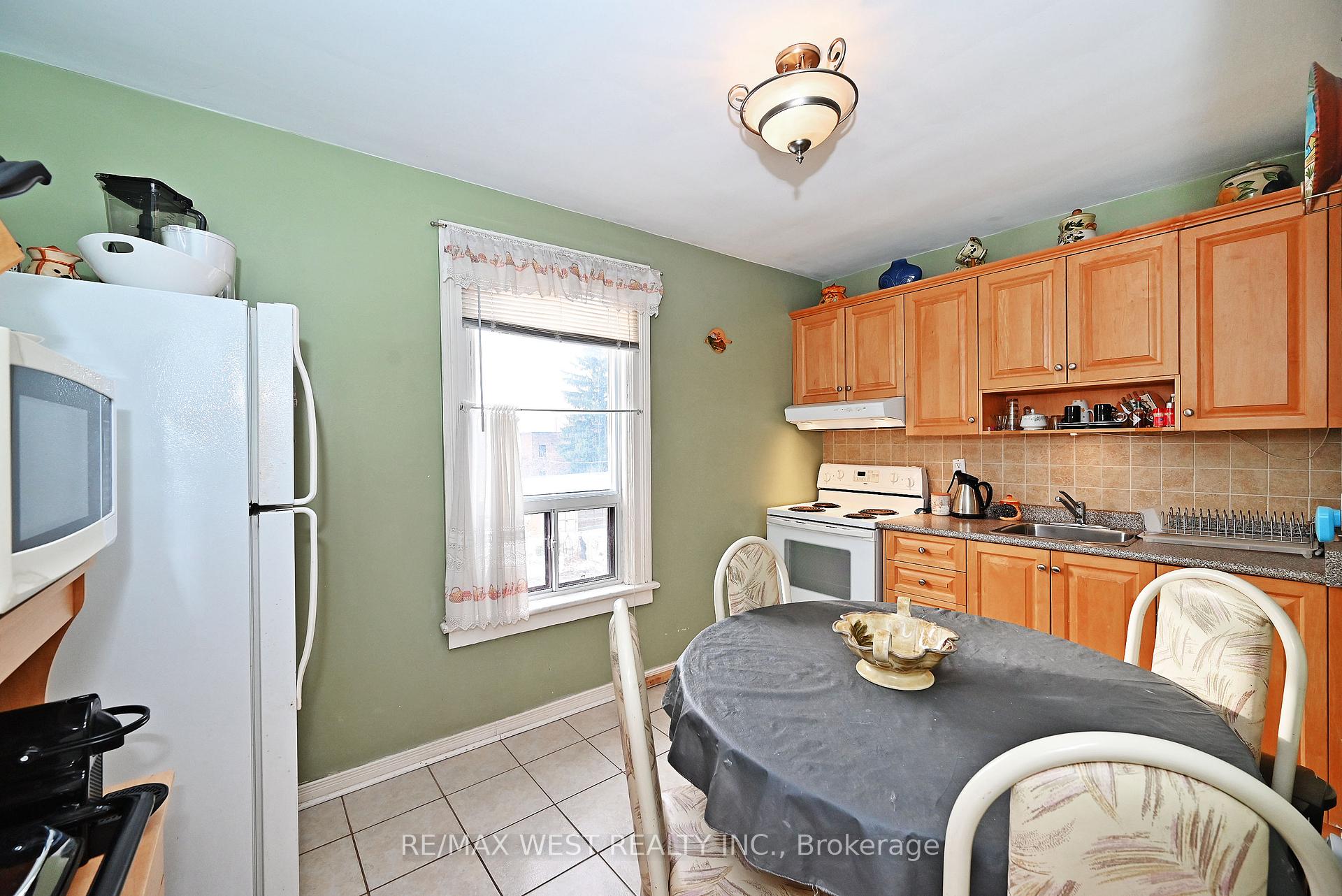 Photo 22 of 39 Lindsey Avenue, Toronto, Dufferin Grove — HOMEH