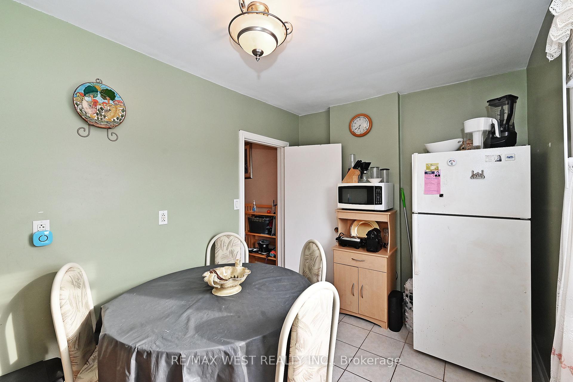 Photo 24 of 39 Lindsey Avenue, Toronto, Dufferin Grove — HOMEH