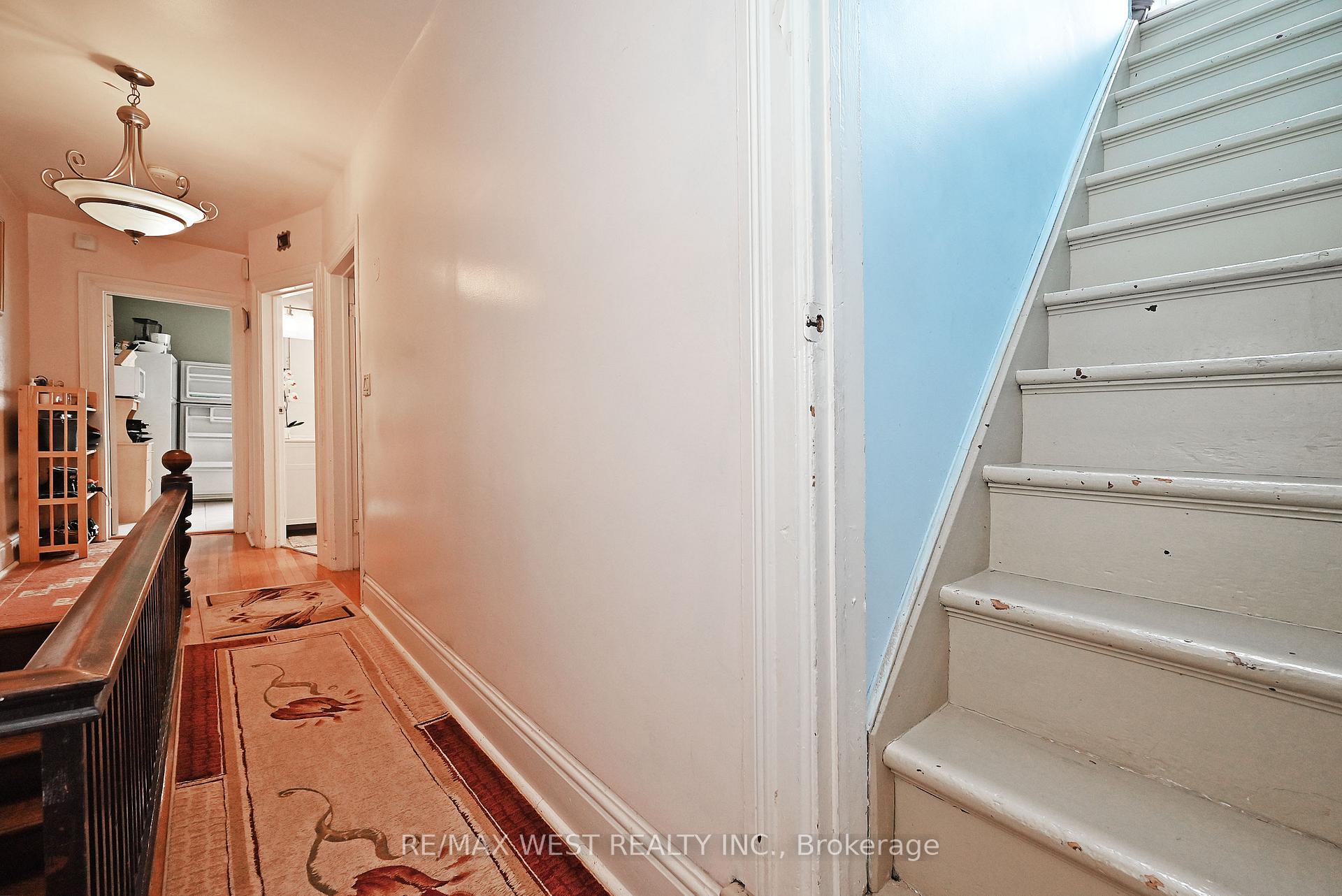 Photo 31 of 39 Lindsey Avenue, Toronto, Dufferin Grove — HOMEH