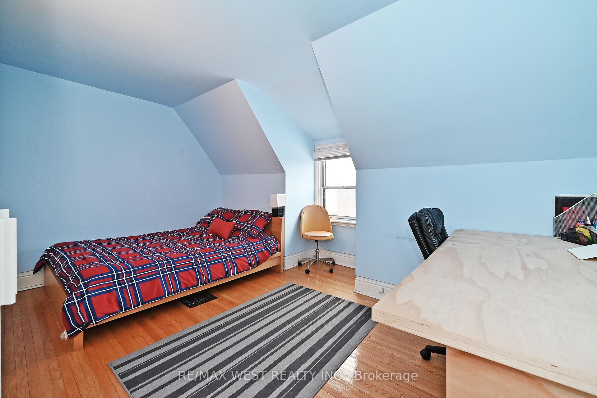 Photo 33 of 39 Lindsey Avenue, Toronto, Dufferin Grove — HOMEH