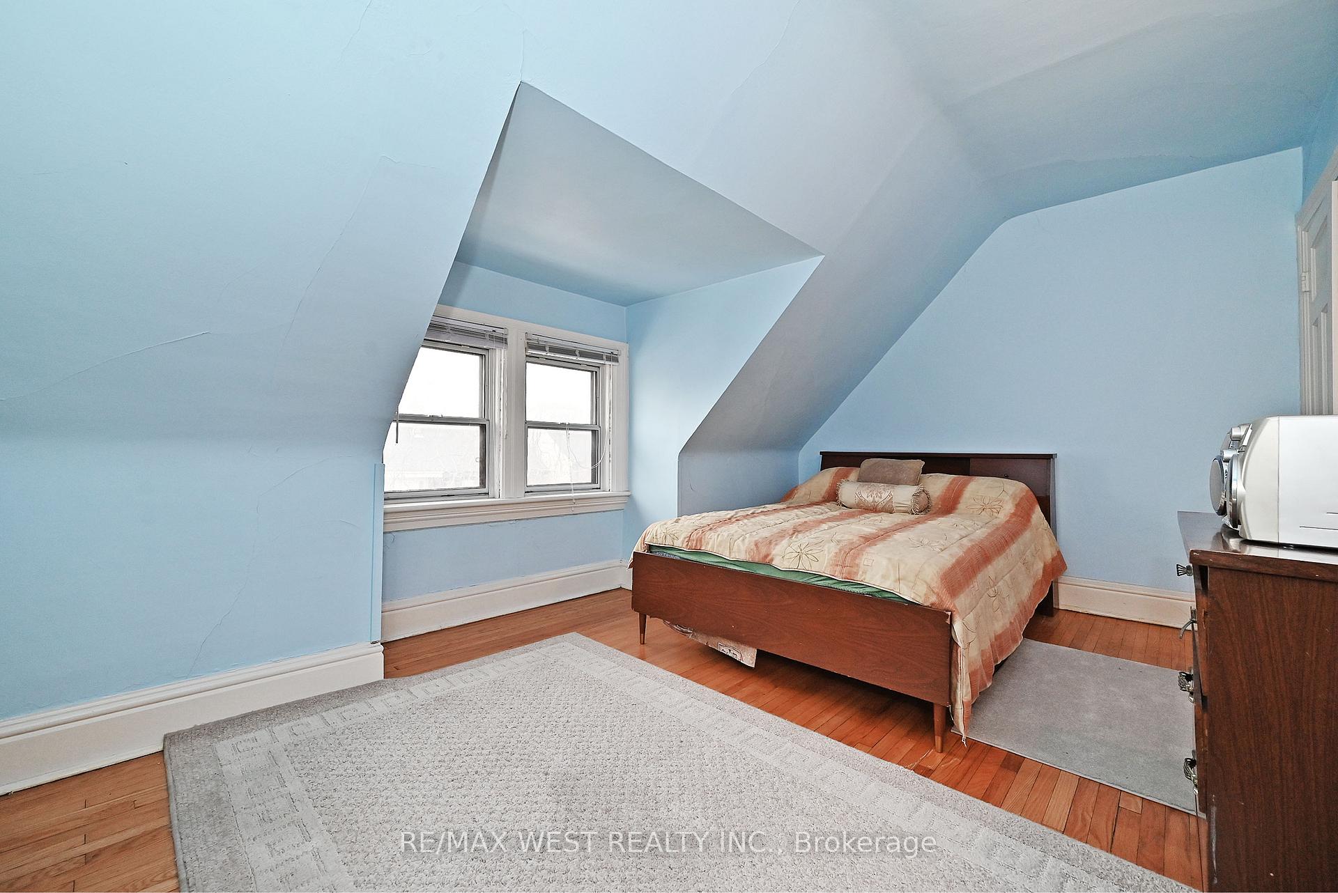 Photo 38 of 39 Lindsey Avenue, Toronto, Dufferin Grove — HOMEH