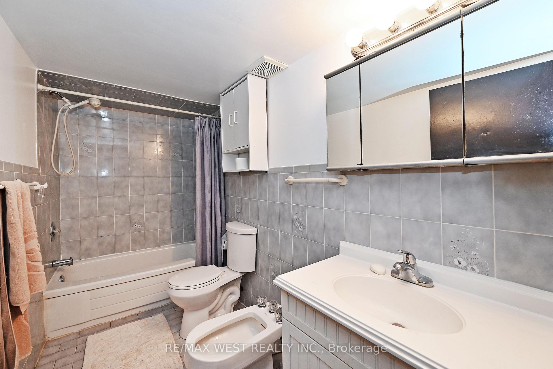 Photo 49 of 39 Lindsey Avenue, Toronto, Dufferin Grove — HOMEH