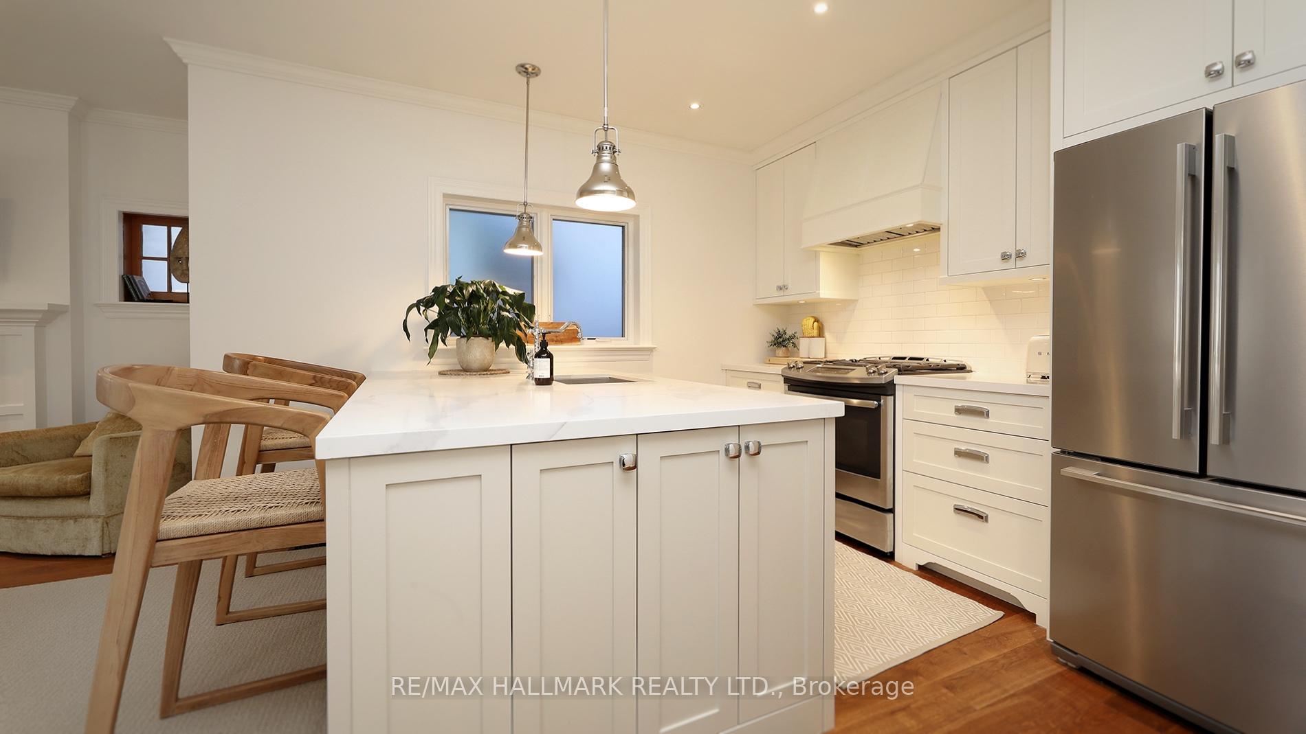 Photo 10 of 8 Beaufort Road, Toronto, The Beaches — HOMEH