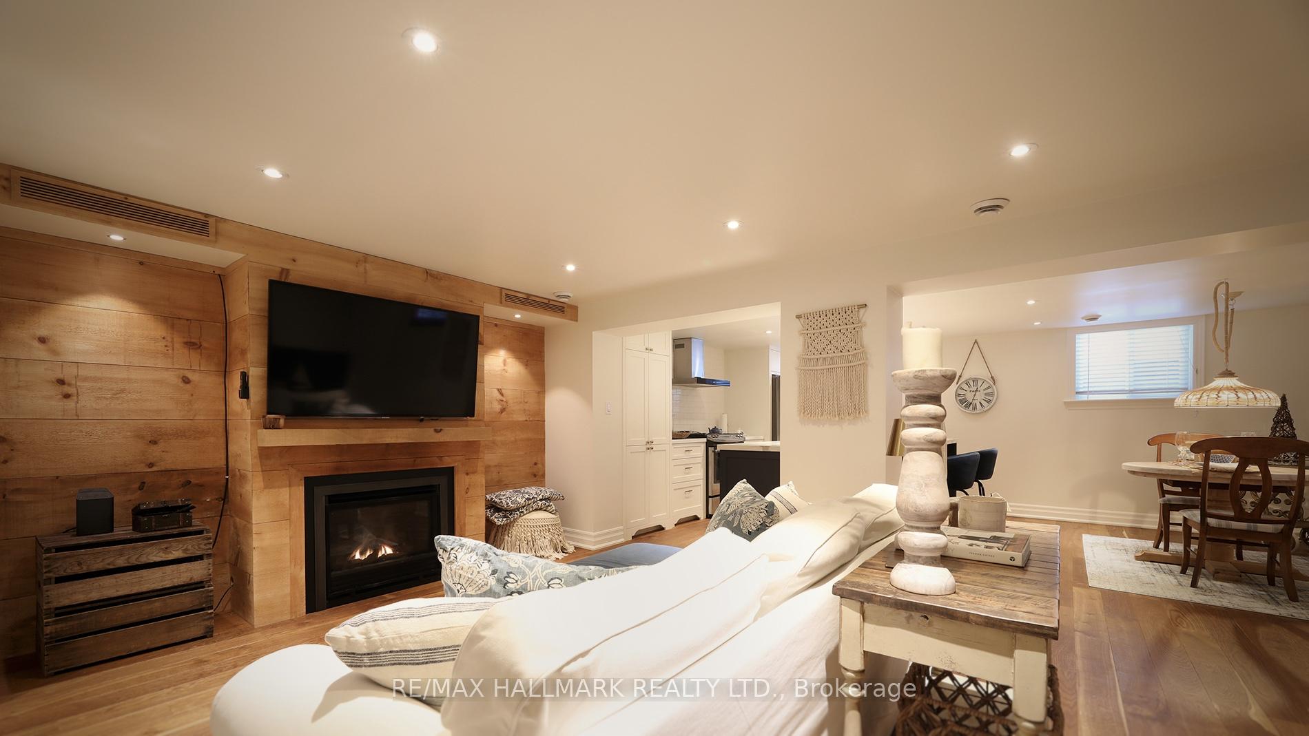 Photo 20 of 8 Beaufort Road, Toronto, The Beaches — HOMEH