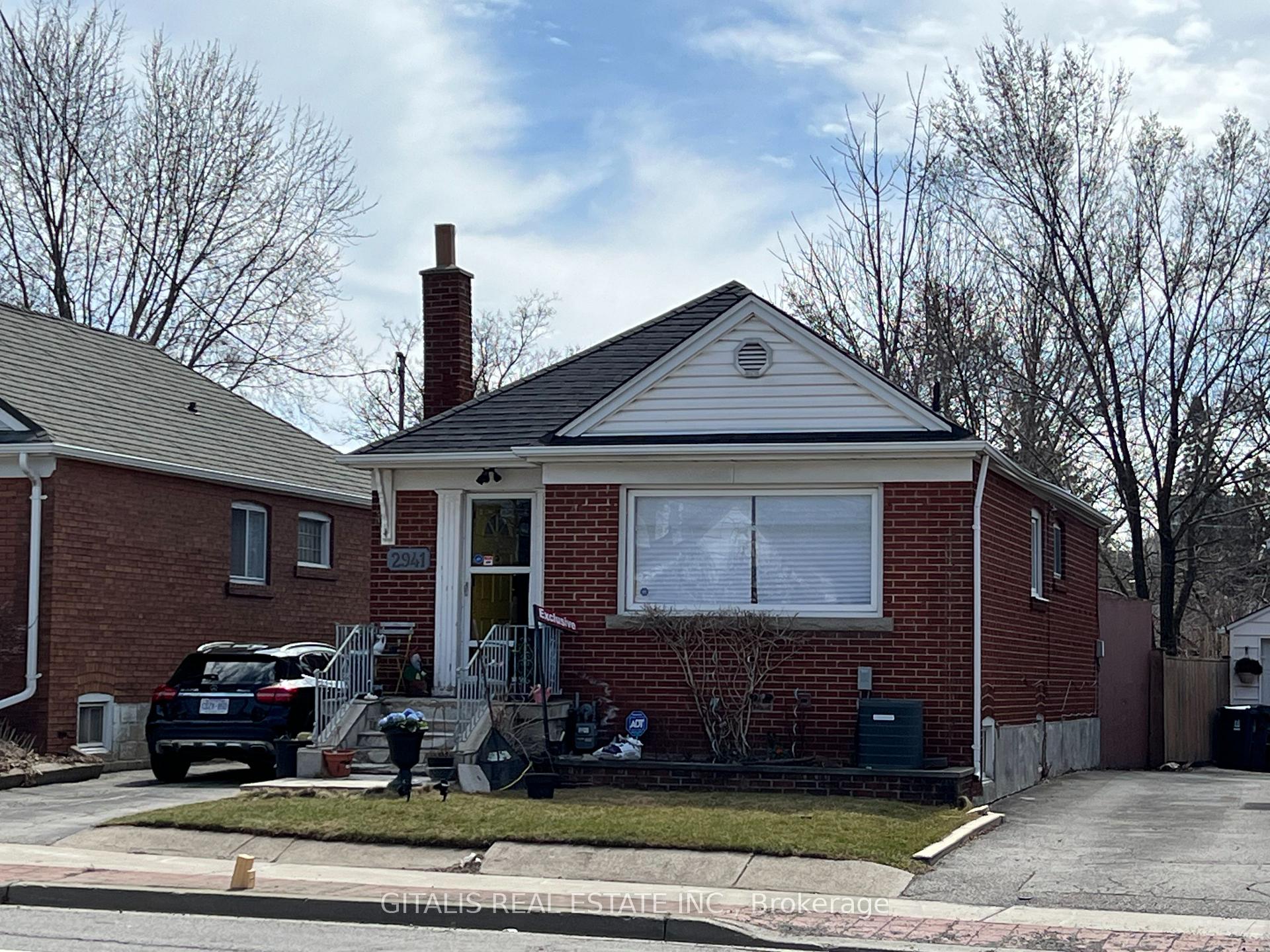 Photo 2 of 2941 St Clair Avenue E, Toronto, O'Connor-Parkview — HOMEH