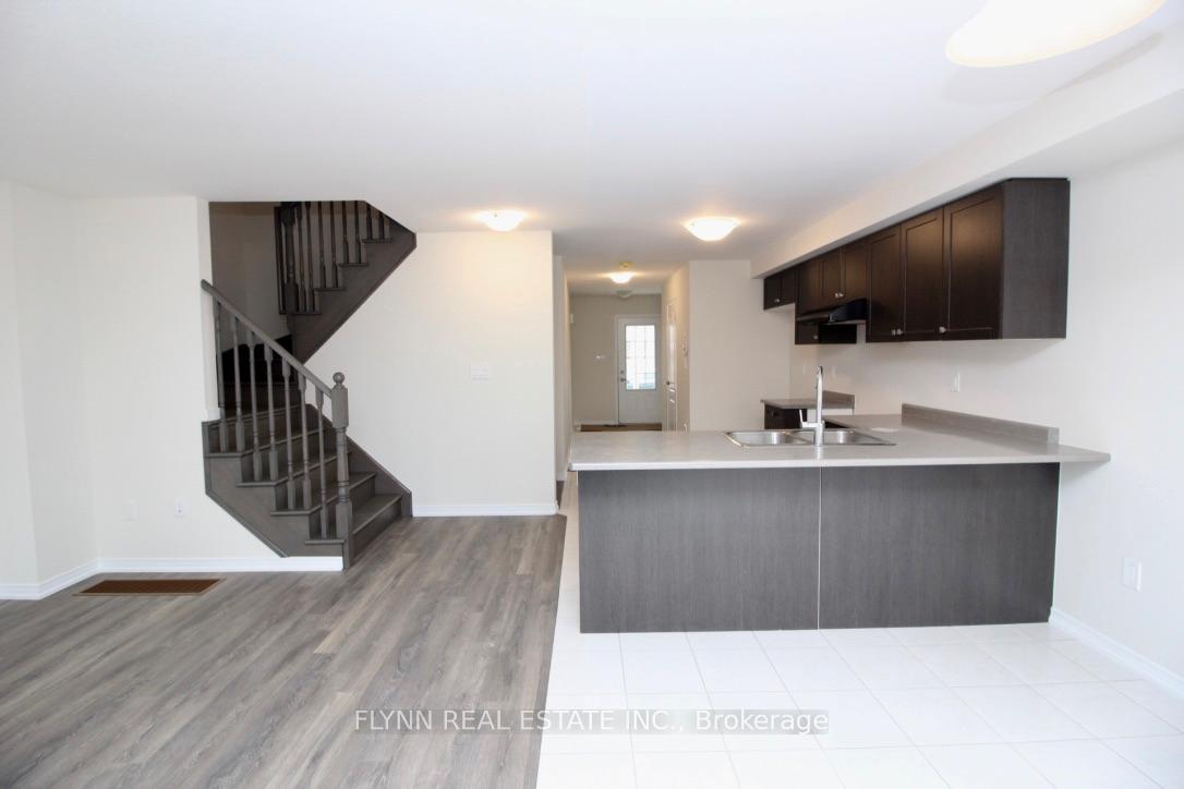 Photo 6 of 196 Esther Crescent, Thorold, Hurricane/Merrittville — HOMEH