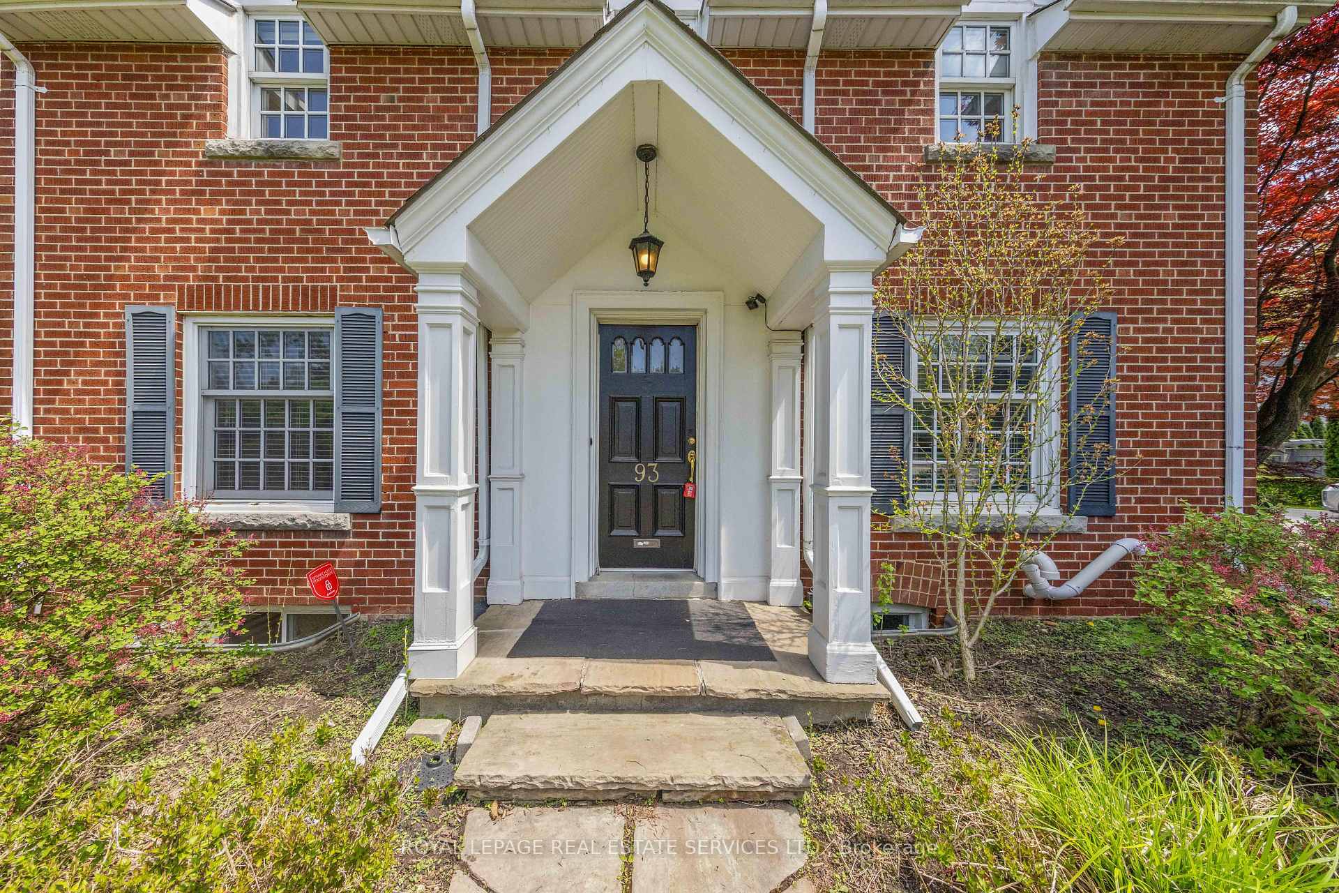 Photo 3 of 93 Esgore Drive, Toronto, Bedford Park-Nortown — HOMEH