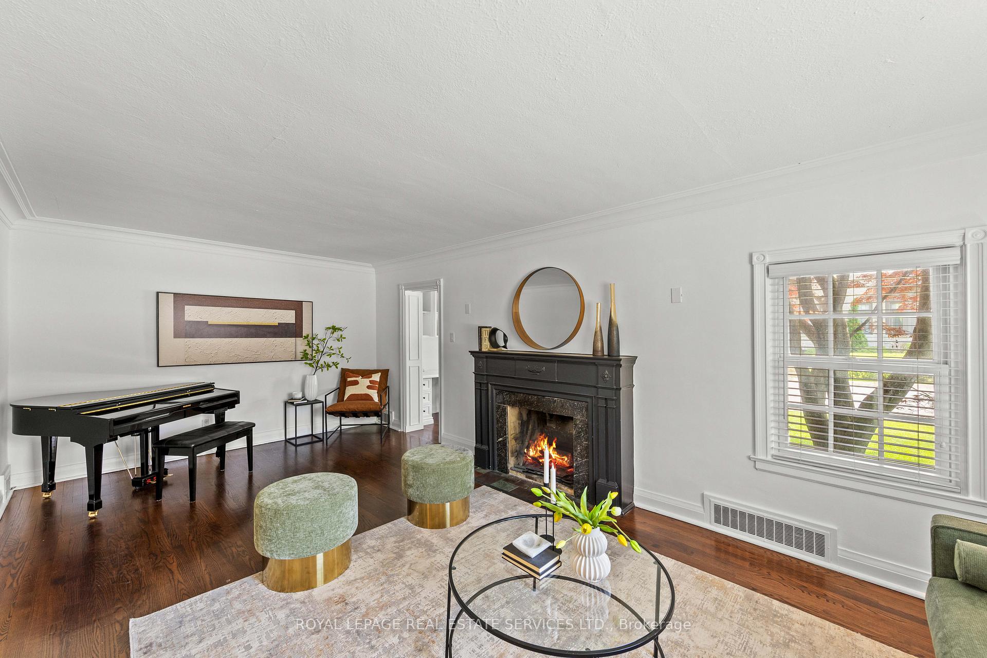 Photo 6 of 93 Esgore Drive, Toronto, Bedford Park-Nortown — HOMEH
