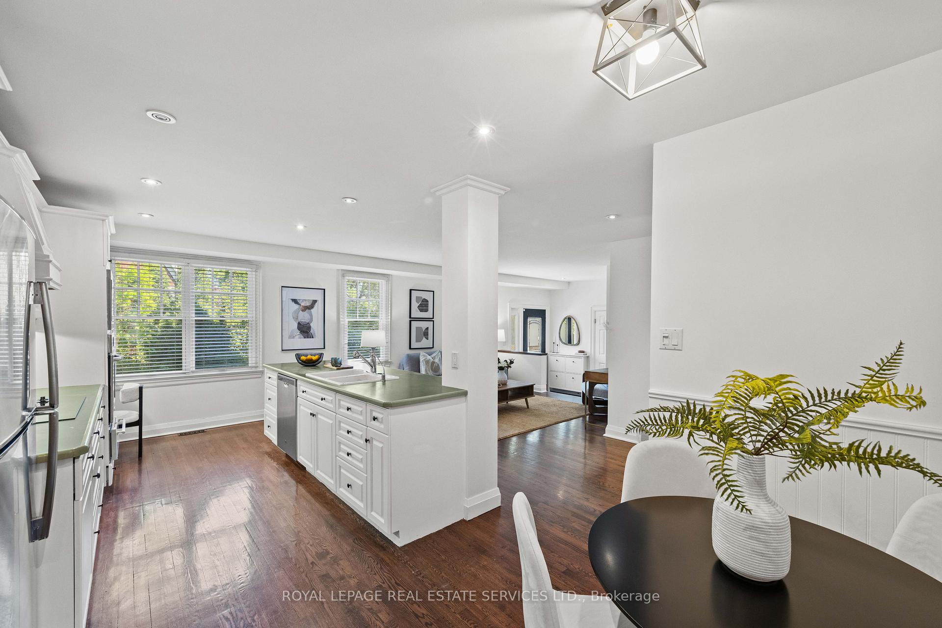 Photo 13 of 93 Esgore Drive, Toronto, Bedford Park-Nortown — HOMEH