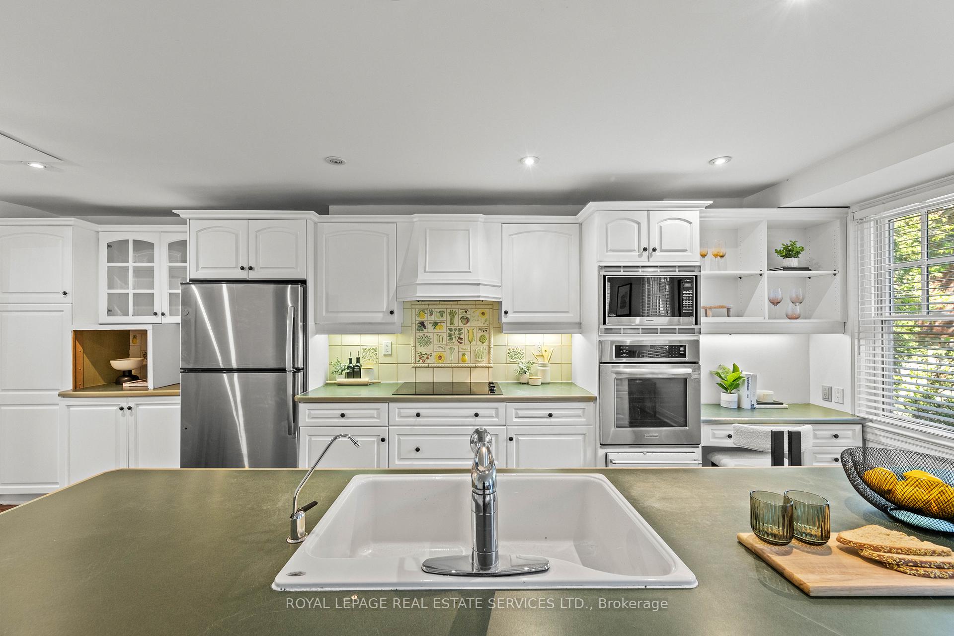 Photo 18 of 93 Esgore Drive, Toronto, Bedford Park-Nortown — HOMEH