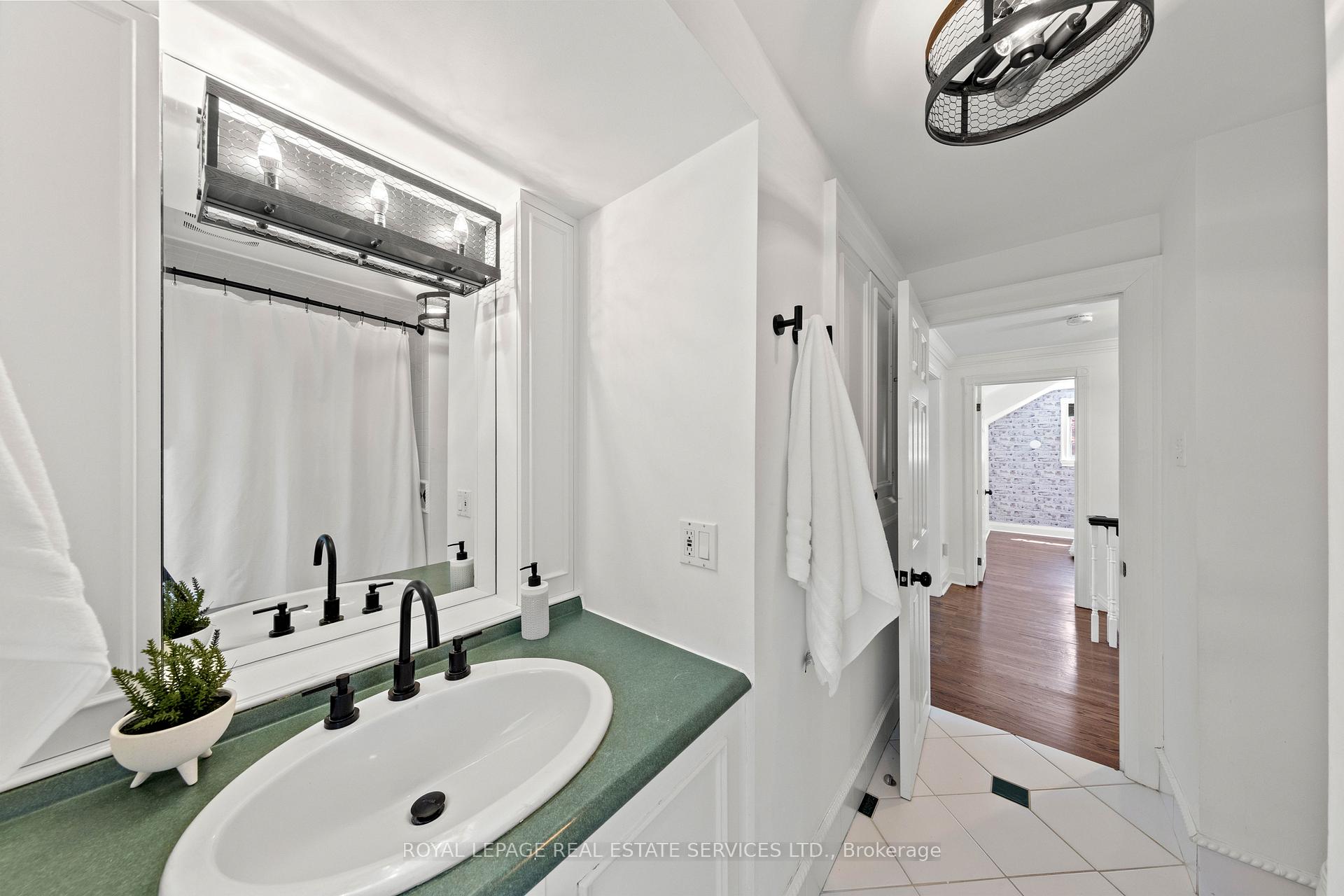 Photo 32 of 93 Esgore Drive, Toronto, Bedford Park-Nortown — HOMEH