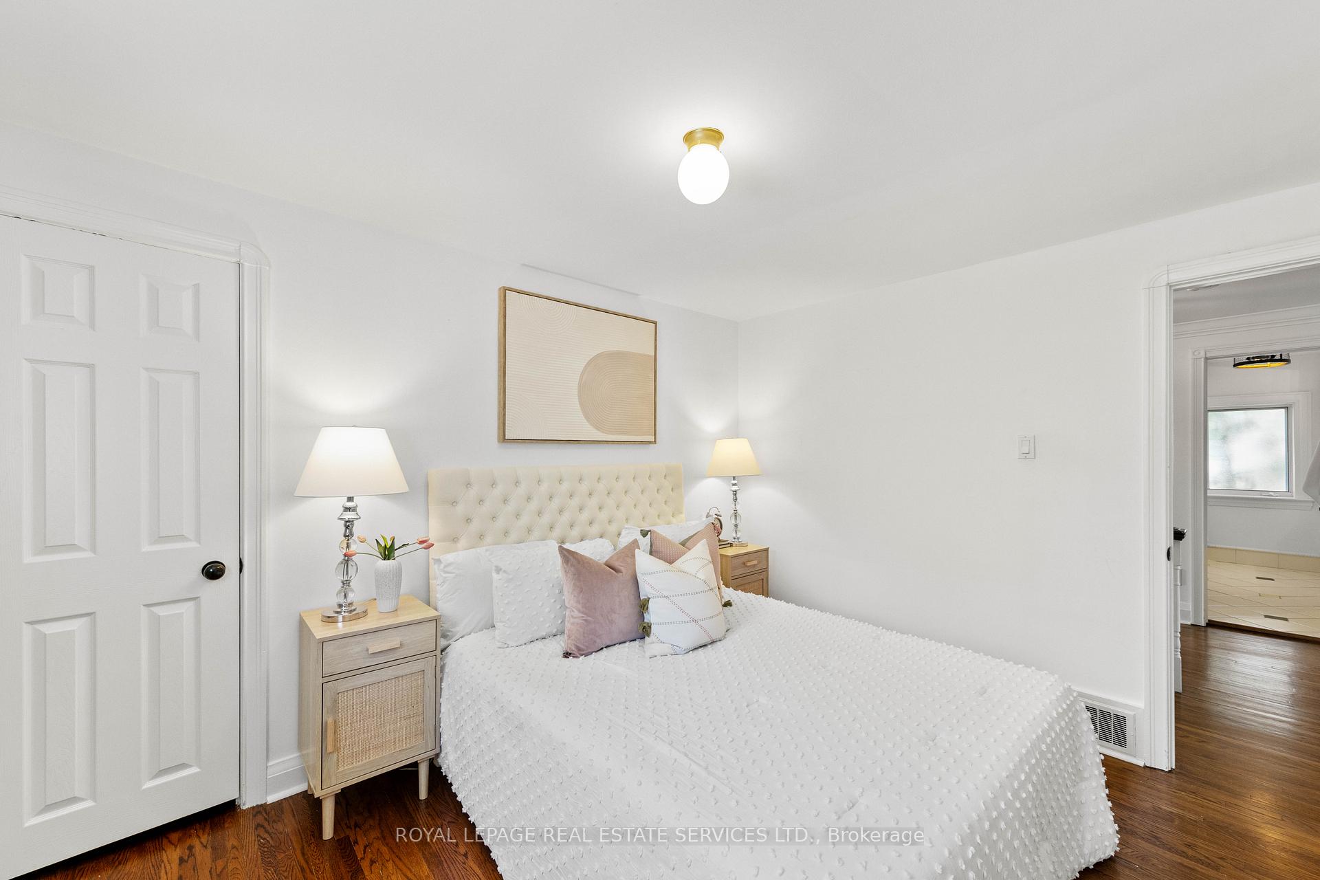 Photo 34 of 93 Esgore Drive, Toronto, Bedford Park-Nortown — HOMEH