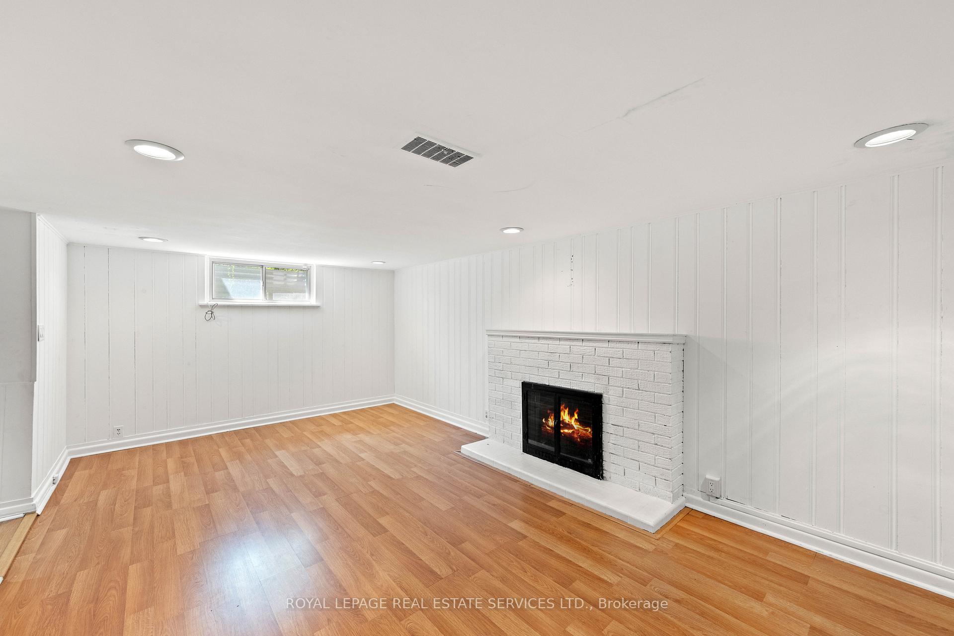 Photo 42 of 93 Esgore Drive, Toronto, Bedford Park-Nortown — HOMEH