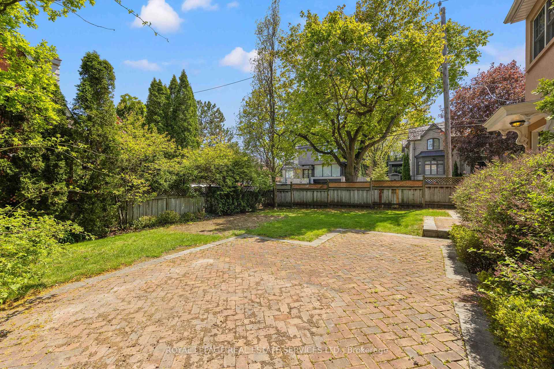 Photo 49 of 93 Esgore Drive, Toronto, Bedford Park-Nortown — HOMEH