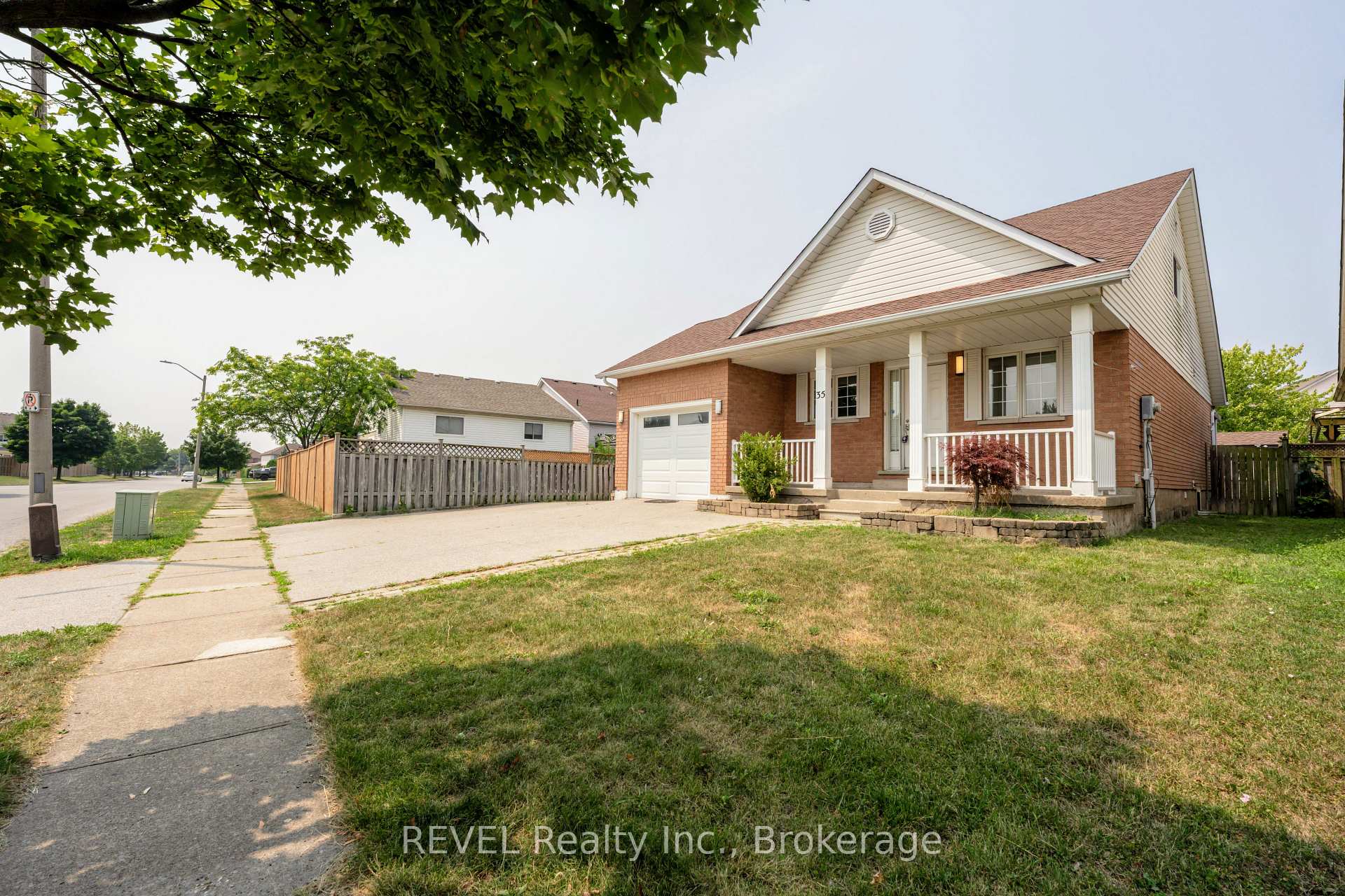 Photo 4 of 35 Summers Drive, Thorold, Confederation Heights — HOMEH