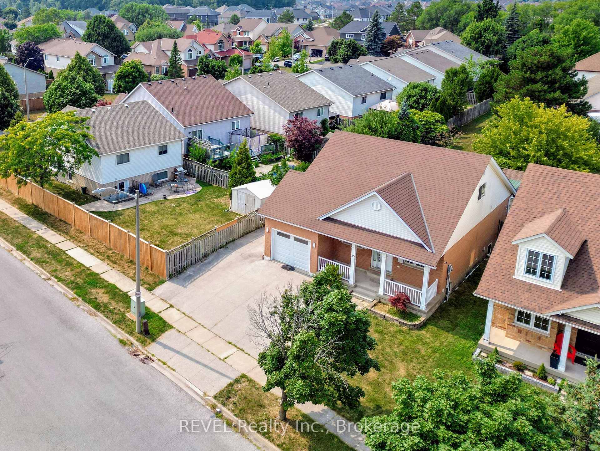 Photo 6 of 35 Summers Drive, Thorold, Confederation Heights — HOMEH