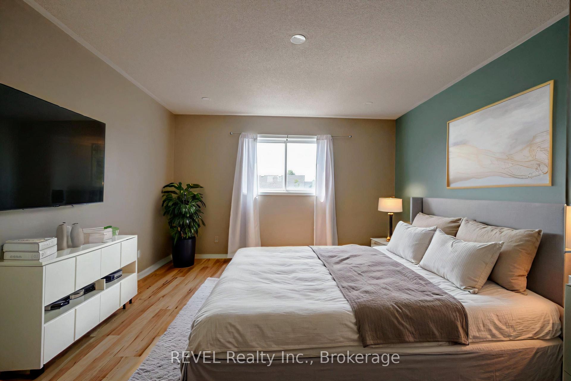 Photo 23 of 35 Summers Drive, Thorold, Confederation Heights — HOMEH