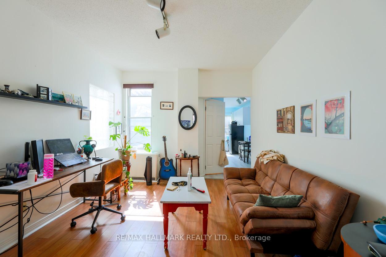 Photo 4 of 39 Badgerow Avenue, Toronto, South Riverdale — HOMEH