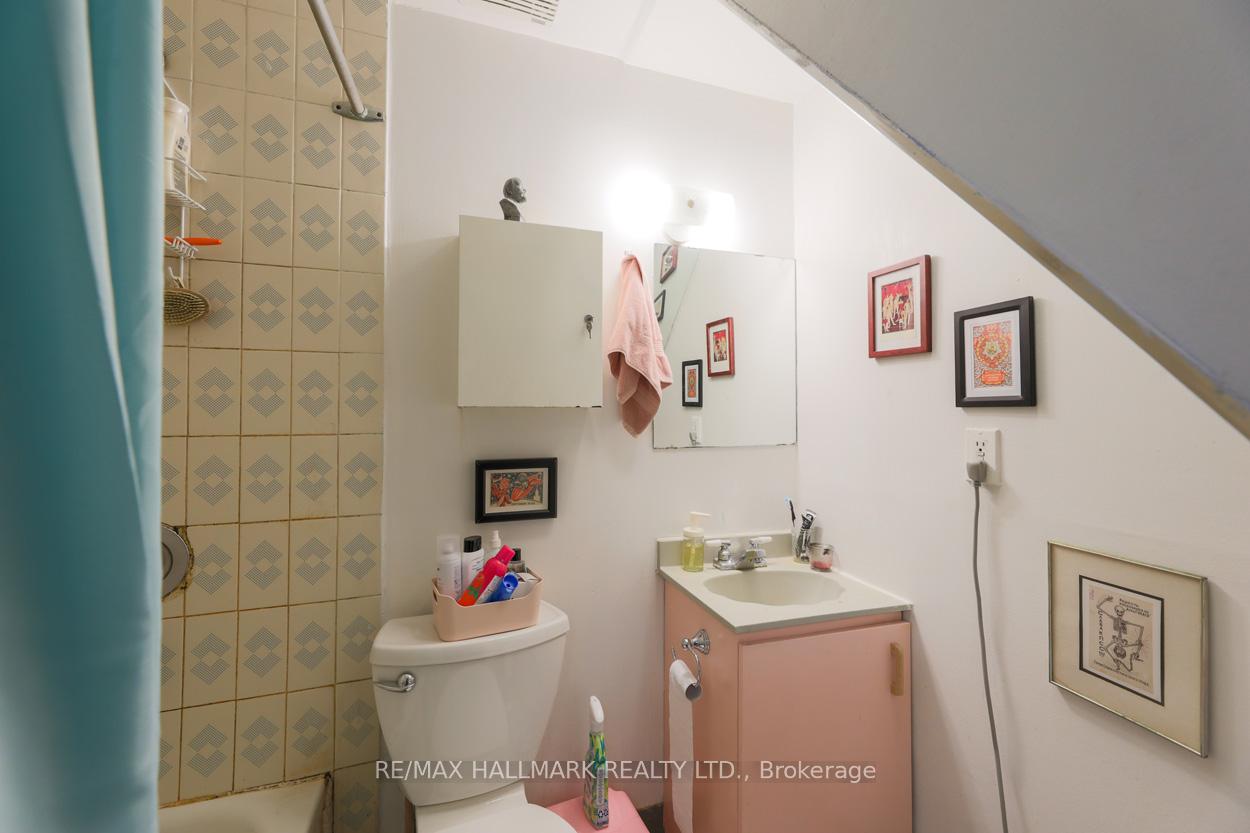 Photo 23 of 39 Badgerow Avenue, Toronto, South Riverdale — HOMEH