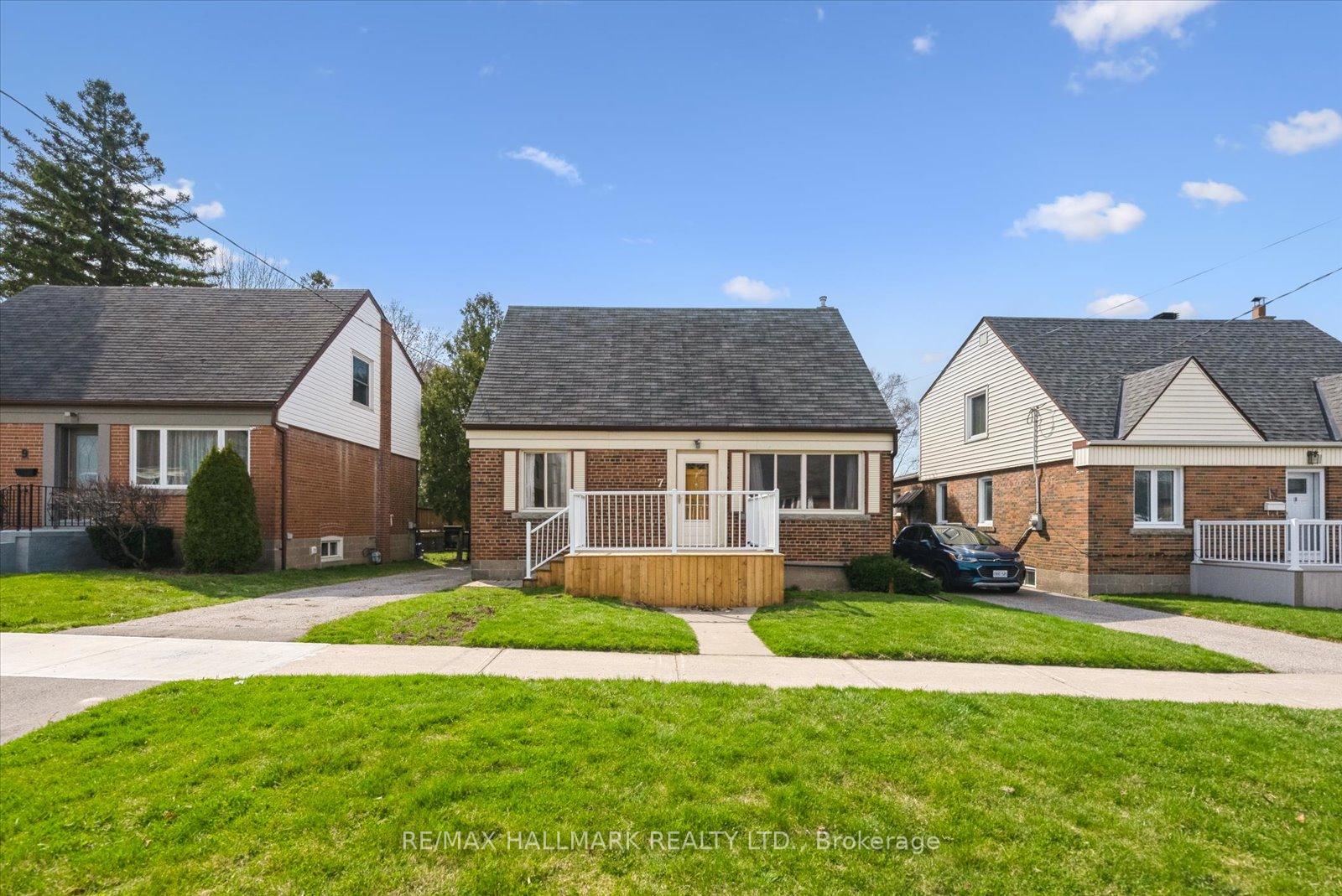 Photo 2 of 7 Eastgate Crescent, Scarborough, Clairlea-Birchmount — HOMEH