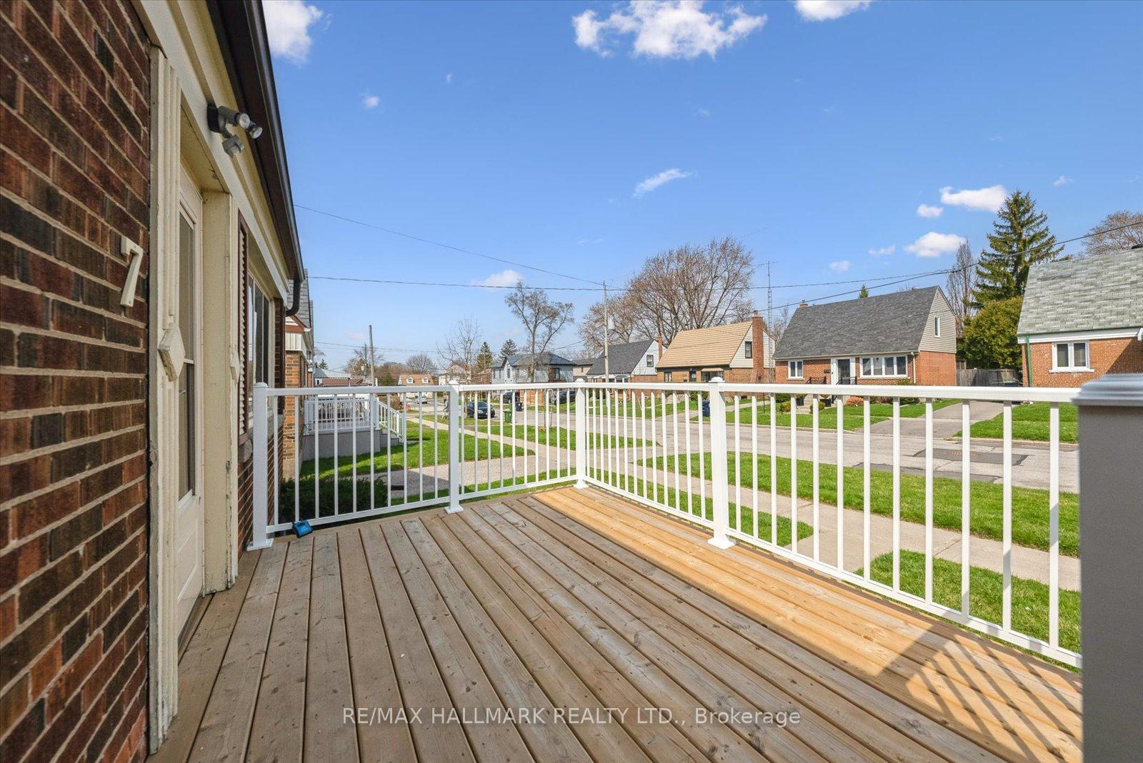 Photo 6 of 7 Eastgate Crescent, Scarborough, Clairlea-Birchmount — HOMEH