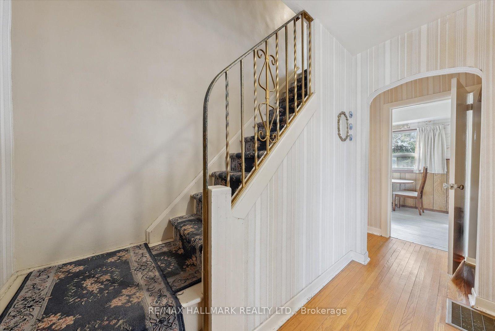 Photo 8 of 7 Eastgate Crescent, Scarborough, Clairlea-Birchmount — HOMEH