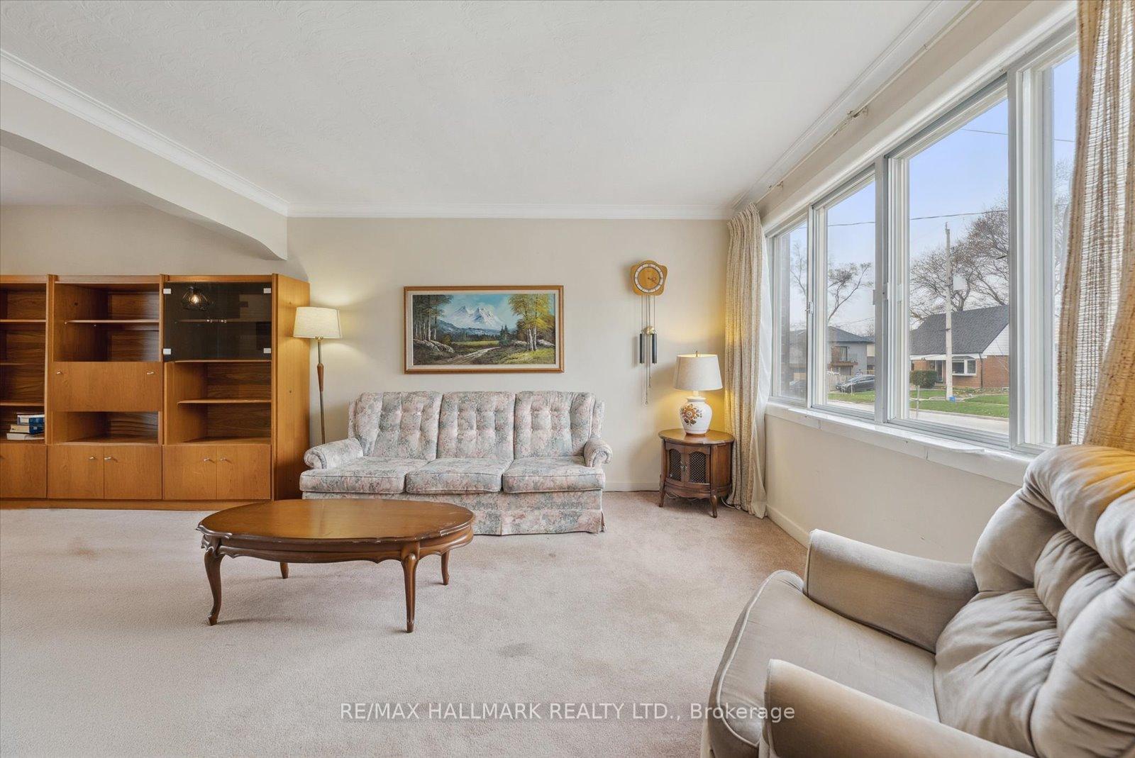 Photo 10 of 7 Eastgate Crescent, Scarborough, Clairlea-Birchmount — HOMEH