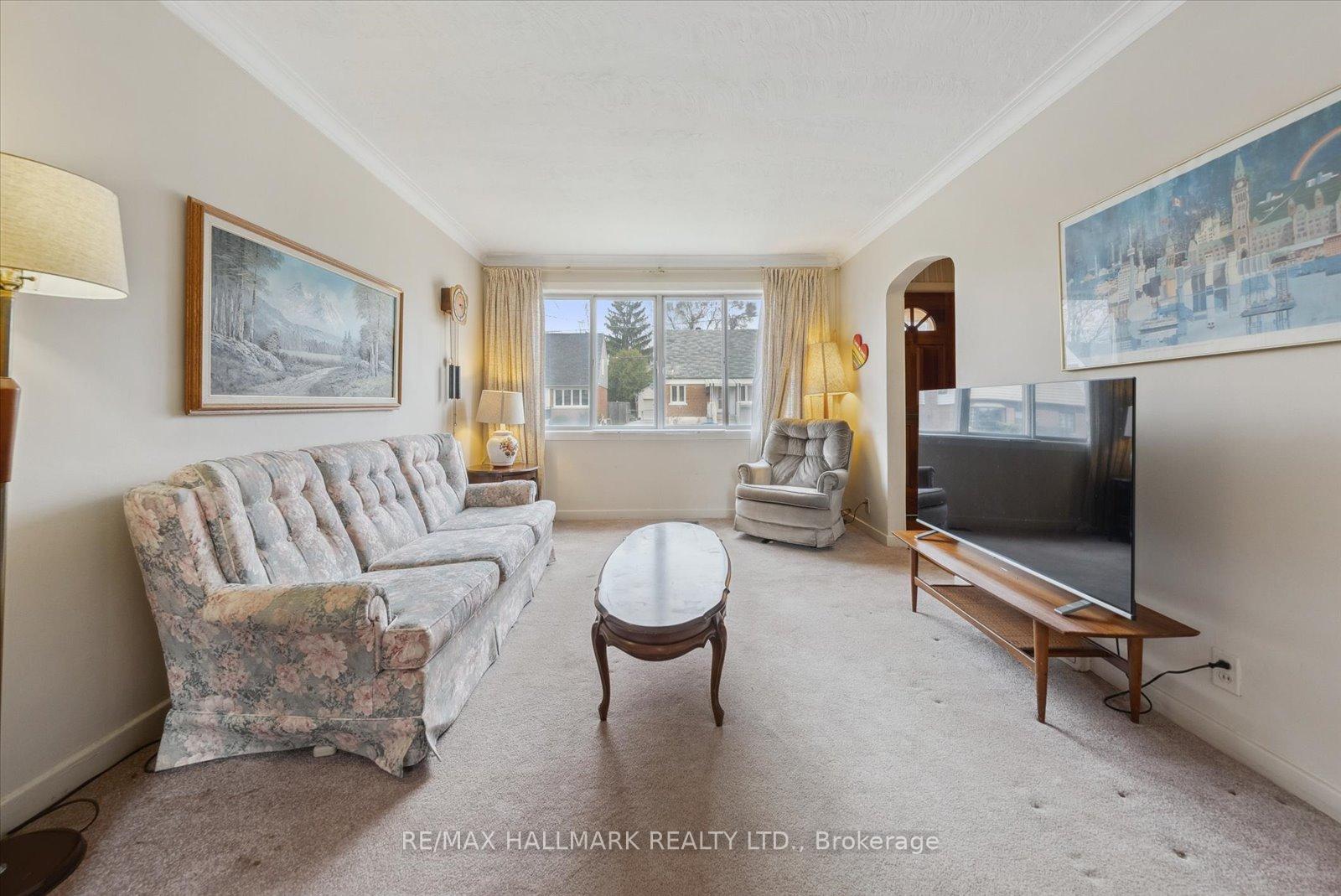 Photo 11 of 7 Eastgate Crescent, Scarborough, Clairlea-Birchmount — HOMEH