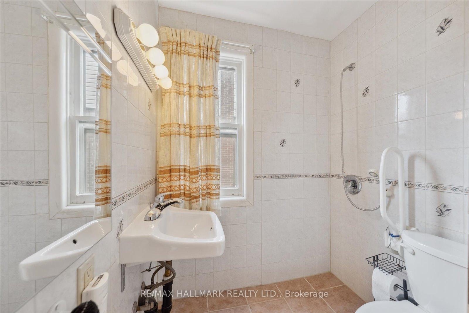 Photo 24 of 7 Eastgate Crescent, Scarborough, Clairlea-Birchmount — HOMEH