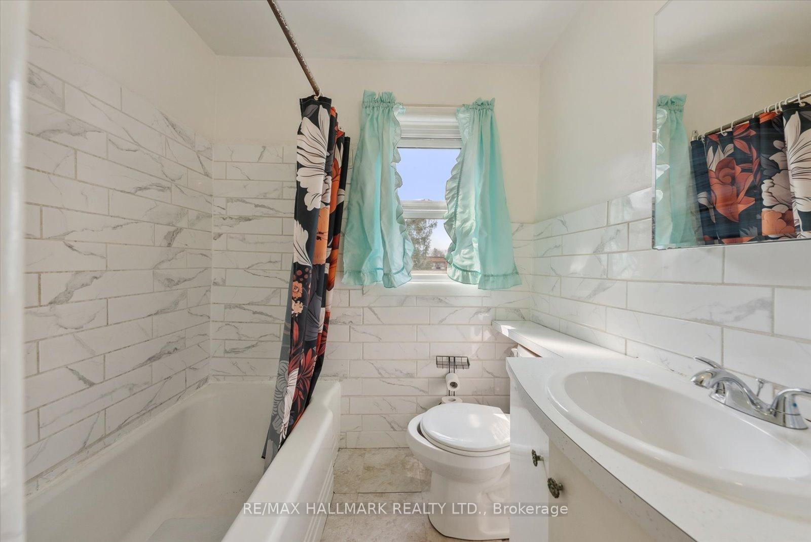 Photo 33 of 7 Eastgate Crescent, Scarborough, Clairlea-Birchmount — HOMEH