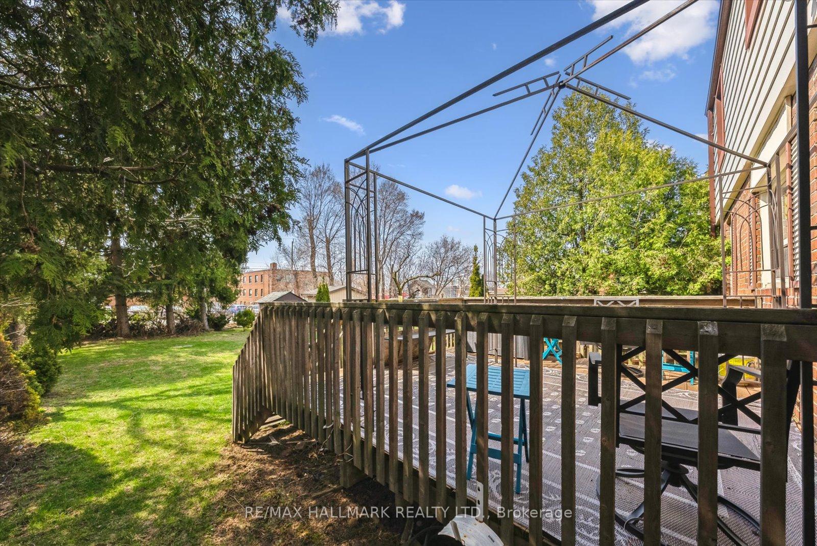 Photo 41 of 7 Eastgate Crescent, Scarborough, Clairlea-Birchmount — HOMEH