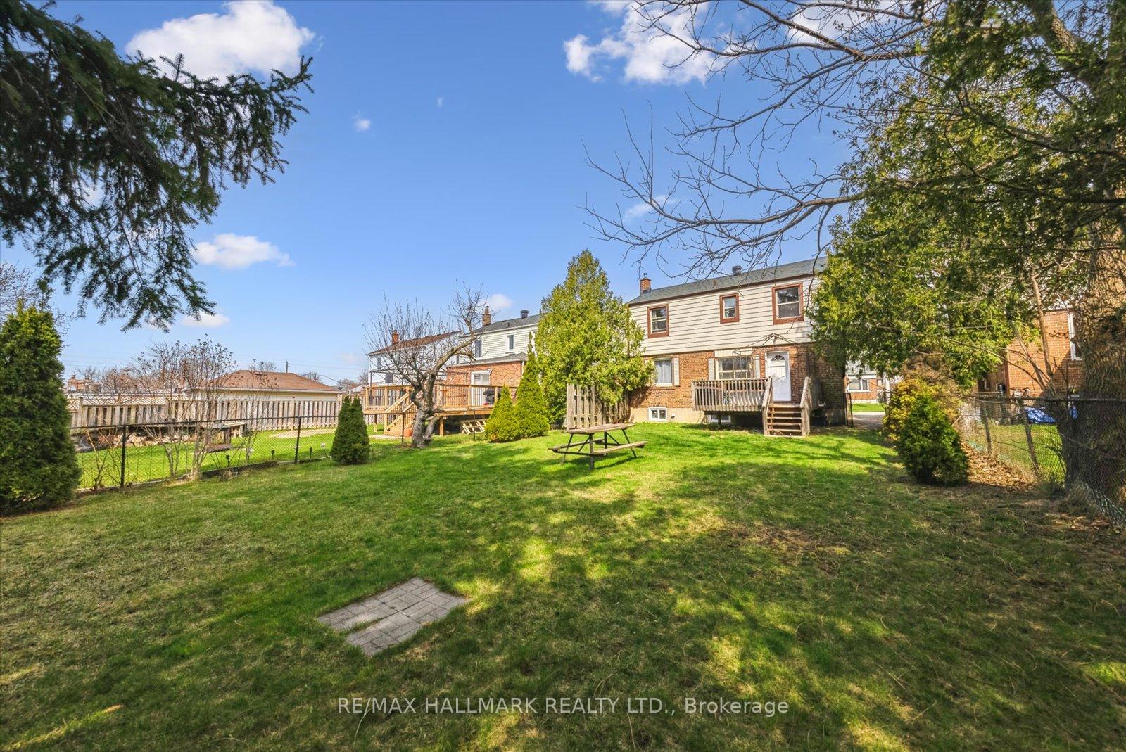 Photo 48 of 7 Eastgate Crescent, Scarborough, Clairlea-Birchmount — HOMEH