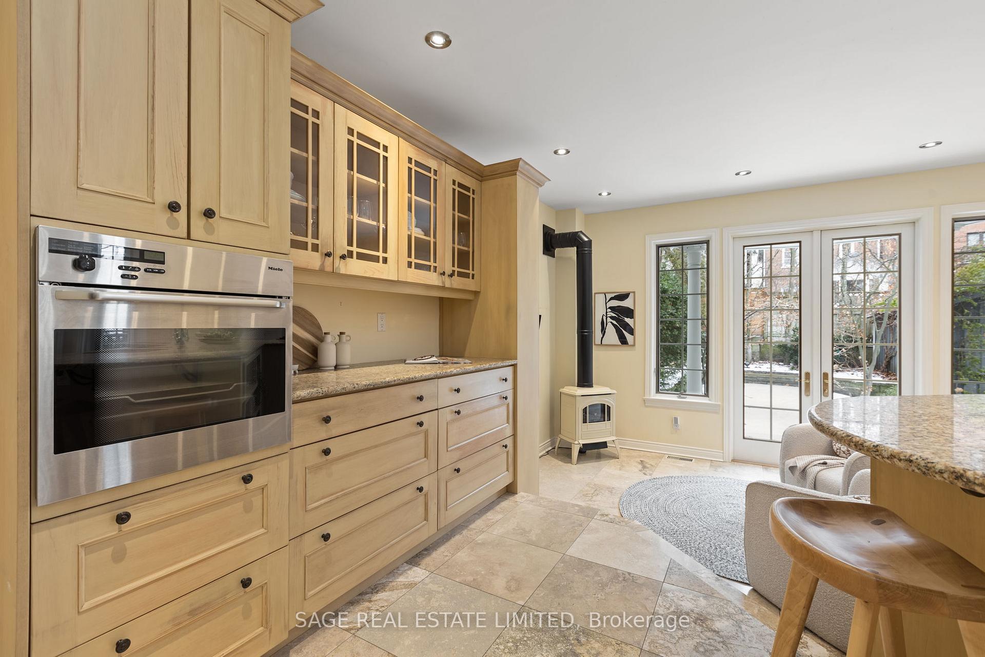 Photo 13 of 197 Willow Avenue, Toronto, The Beaches — HOMEH