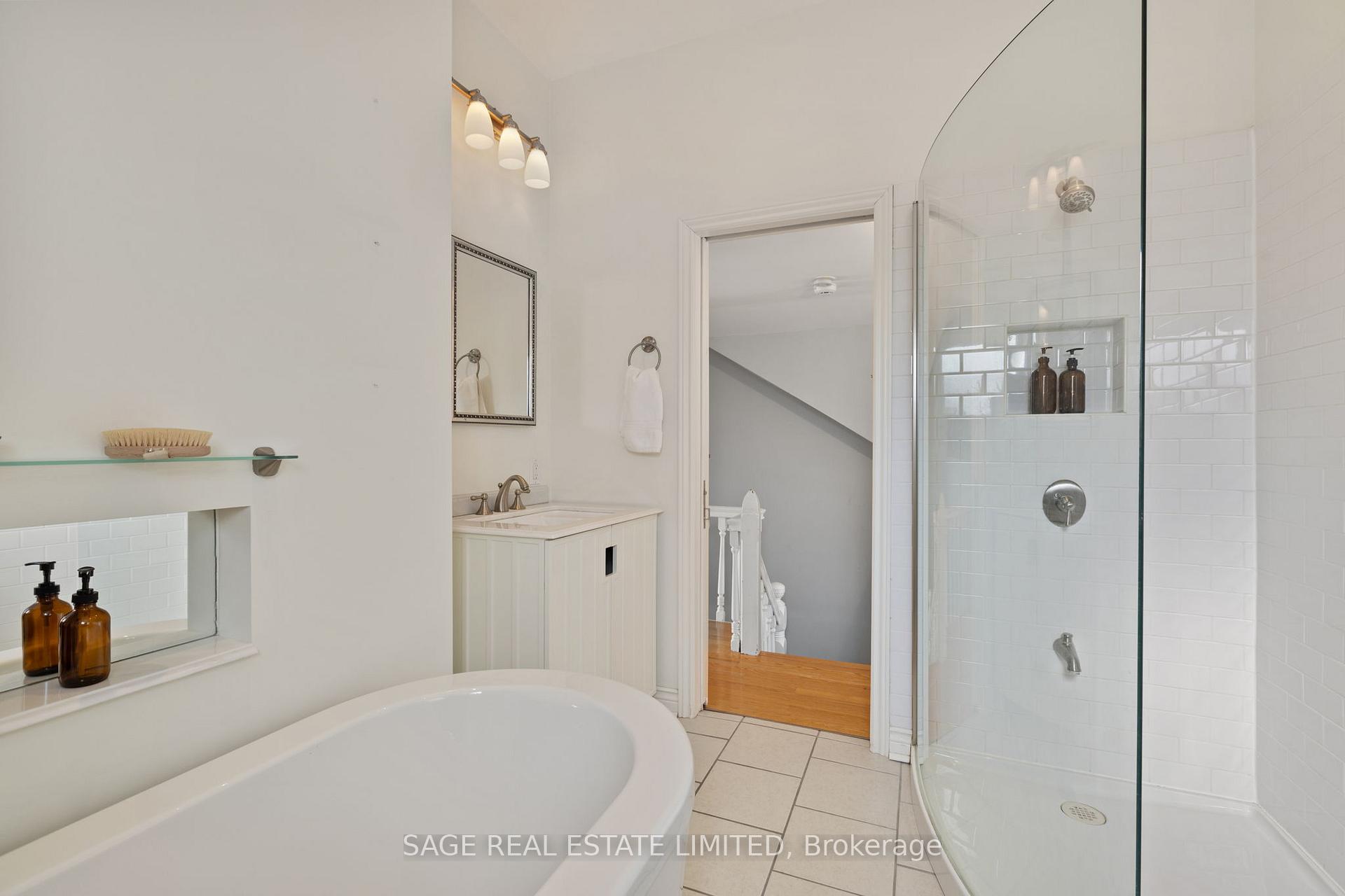 Photo 32 of 197 Willow Avenue, Toronto, The Beaches — HOMEH