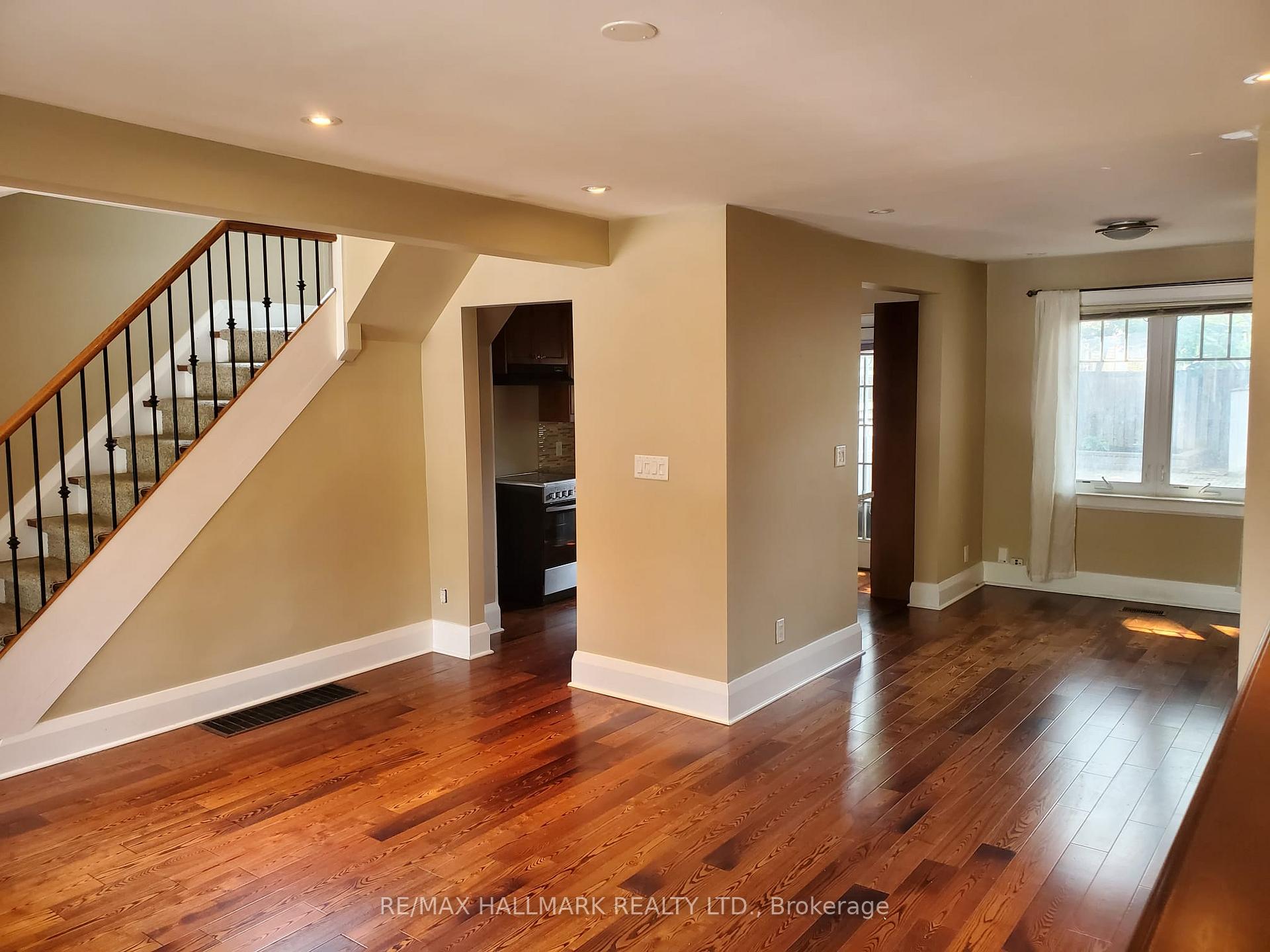 Photo 3 of 101 Lawrence Avenue W, Toronto, Lawrence Park South — HOMEH